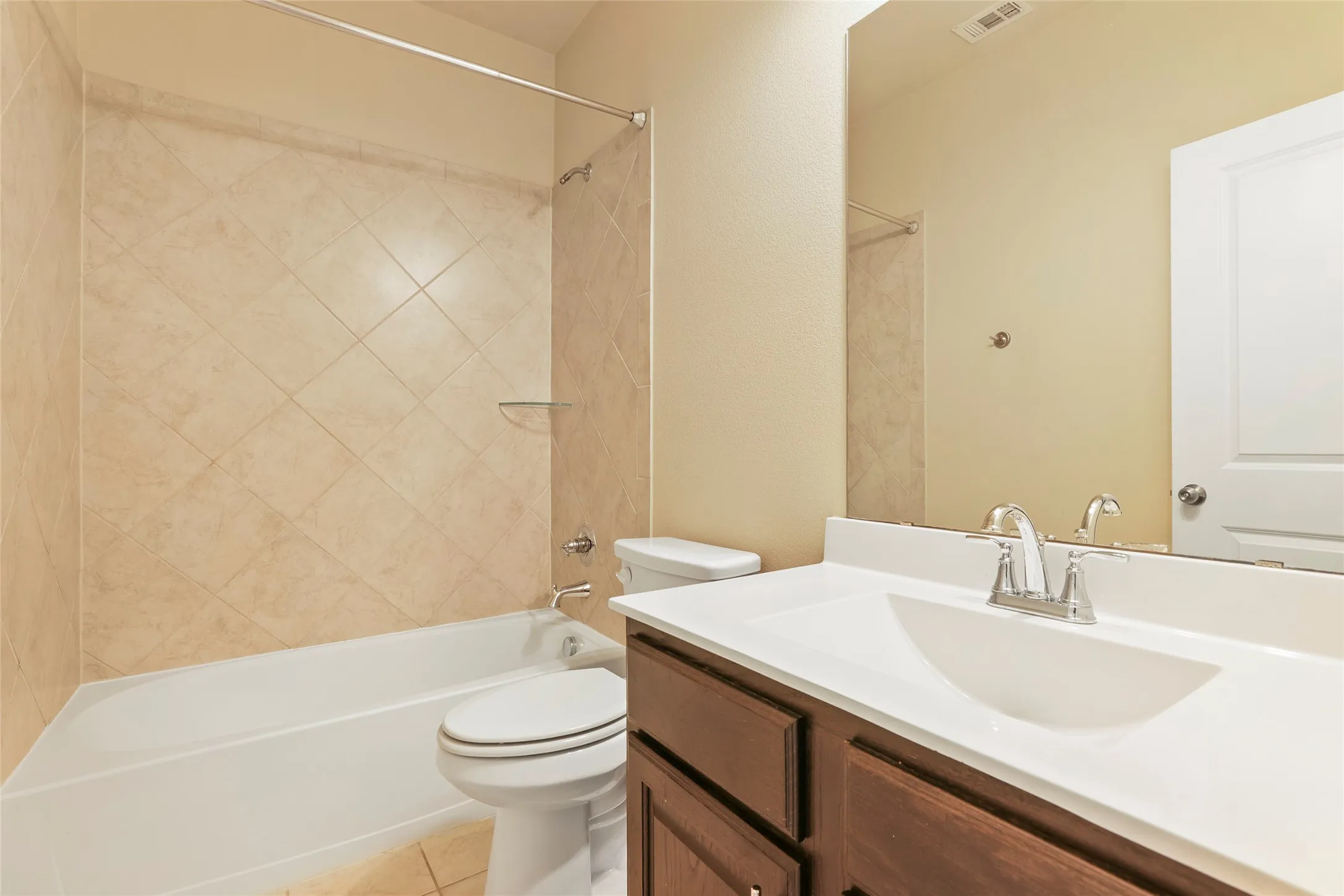 Single Family Residence For Sale in Kaufman County , 1865 Arbor Drive, Forney, Texas 75126, 3 Bedroom, 2 Bathroom, Garage spaces, 2,096 Sqft, built in 2020, mls#21368208, Real Estate Agent in Forney, Homes For Sale in Kaufman county, Homes For Sale in Forney, Realtor in Forney Texas, Real Estate Brokerage Independent Realty Texas, Luminita Cordes Realtor