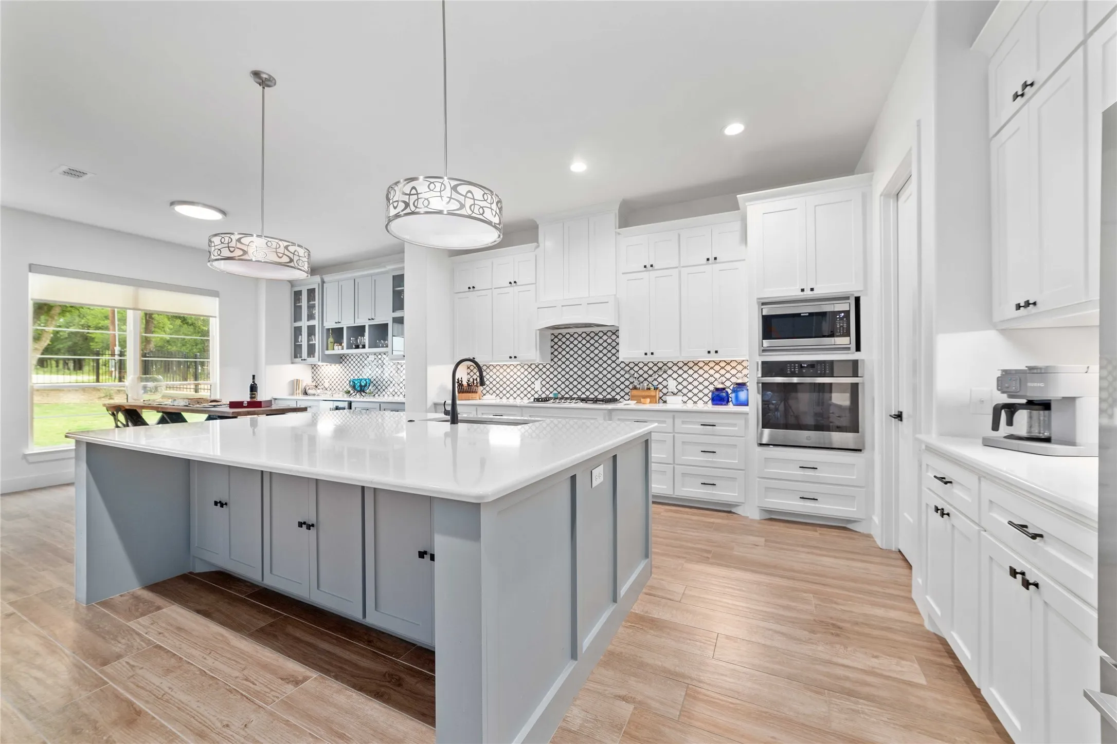 Single Family Residence For Sale in Brown County , 582 Oak Point Drive, May, Texas 76857, 5 Bedroom, 5 Bathroom, 2 Garage spaces, 4,445 Sqft, built in 2022, mls#21369193, Real Estate Agent in May, Homes For Sale in Brown county, Homes For Sale in May, Realtor in May Texas, Real Estate Brokerage Independent Realty Texas, Luminita Cordes Realtor