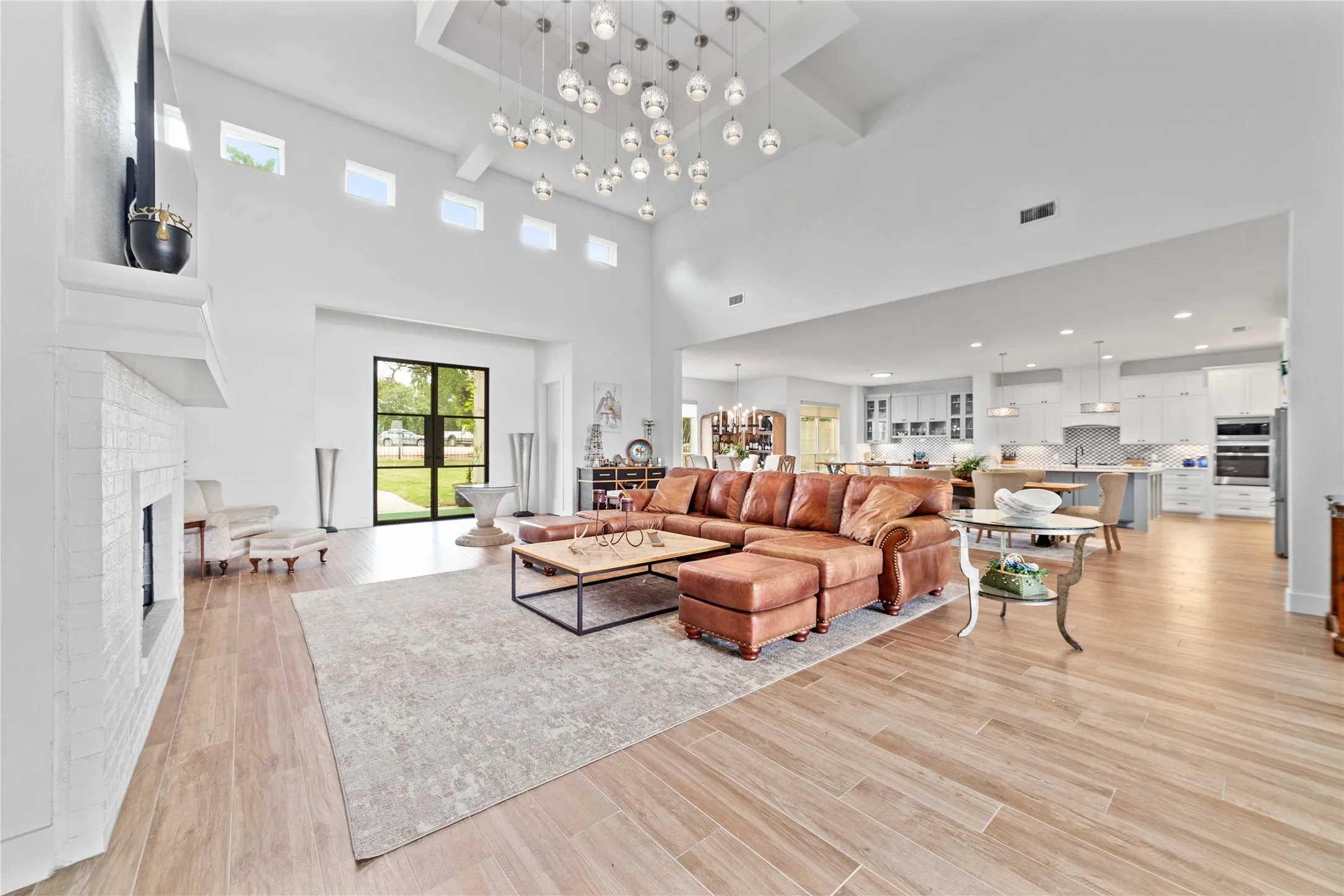 Single Family Residence For Sale in Brown County , 582 Oak Point Drive, May, Texas 76857, 5 Bedroom, 5 Bathroom, 2 Garage spaces, 4,445 Sqft, built in 2022, mls#21369193, Real Estate Agent in May, Homes For Sale in Brown county, Homes For Sale in May, Realtor in May Texas, Real Estate Brokerage Independent Realty Texas, Luminita Cordes Realtor