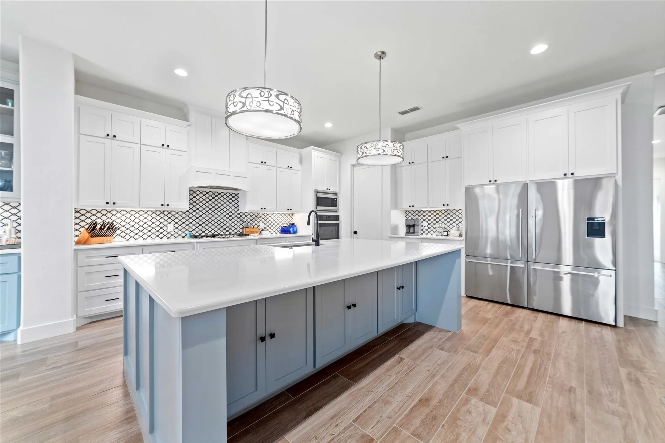 Single Family Residence For Sale in Brown County , 582 Oak Point Drive, May, Texas 76857, 5 Bedroom, 5 Bathroom, 2 Garage spaces, 4,445 Sqft, built in 2022, mls#21369193, Real Estate Agent in May, Homes For Sale in Brown county, Homes For Sale in May, Realtor in May Texas, Real Estate Brokerage Independent Realty Texas, Luminita Cordes Realtor