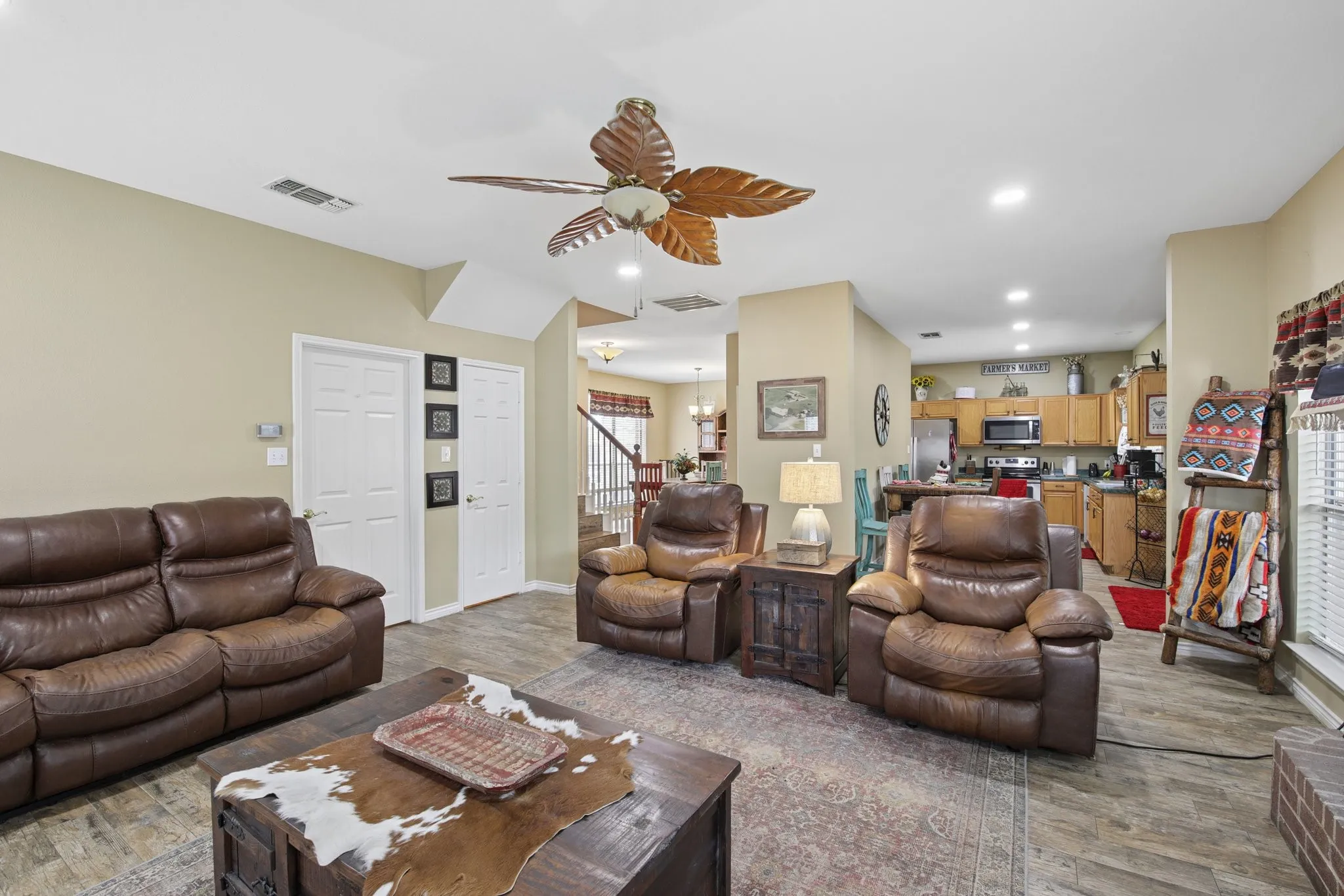 Single Family Residence For Sale in Tarrant County , 3039 Bosswood Court, Grand Prairie, Texas 75052, 4 Bedroom, 3 Bathroom, 2 Garage spaces, 1,984 Sqft, built in 2000, mls#21368002, Real Estate Agent in Grand Prairie, Homes For Sale in Tarrant county, Homes For Sale in Grand Prairie, Realtor in Grand Prairie Texas, Real Estate Brokerage Independent Realty Texas, Luminita Cordes Realtor