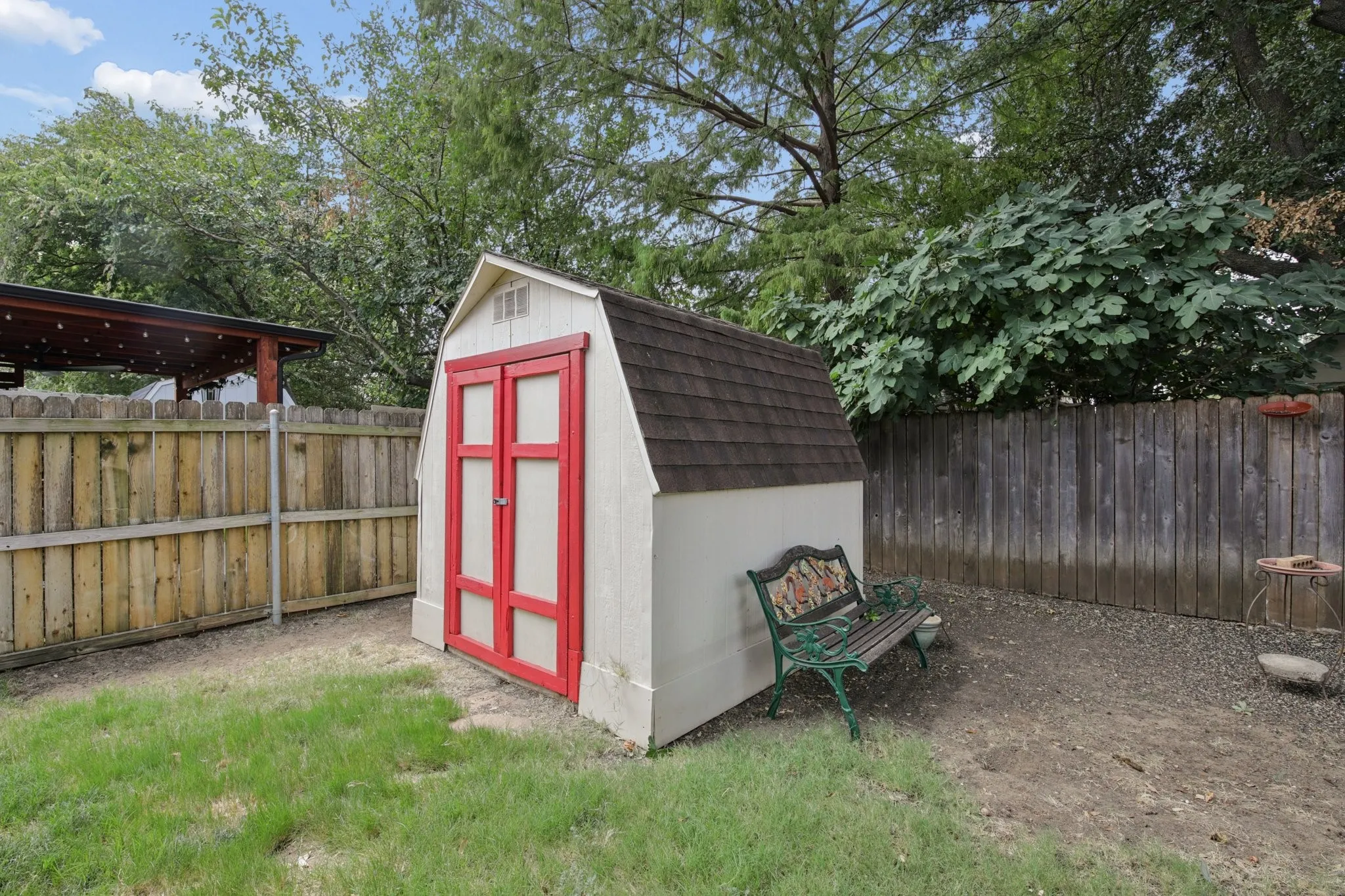 Single Family Residence For Sale in Tarrant County , 3039 Bosswood Court, Grand Prairie, Texas 75052, 4 Bedroom, 3 Bathroom, 2 Garage spaces, 1,984 Sqft, built in 2000, mls#21368002, Real Estate Agent in Grand Prairie, Homes For Sale in Tarrant county, Homes For Sale in Grand Prairie, Realtor in Grand Prairie Texas, Real Estate Brokerage Independent Realty Texas, Luminita Cordes Realtor