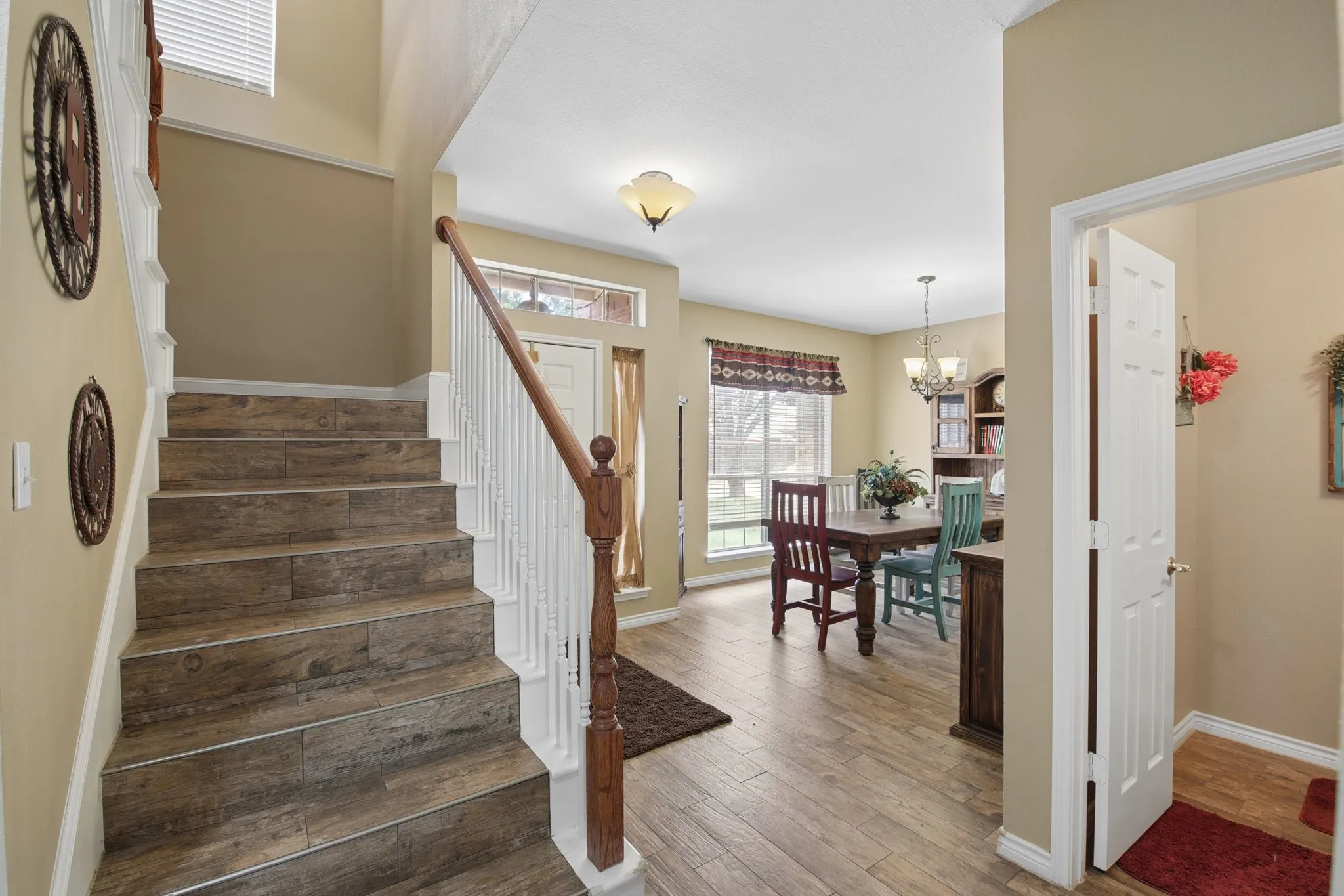 Single Family Residence For Sale in Tarrant County , 3039 Bosswood Court, Grand Prairie, Texas 75052, 4 Bedroom, 3 Bathroom, 2 Garage spaces, 1,984 Sqft, built in 2000, mls#21368002, Real Estate Agent in Grand Prairie, Homes For Sale in Tarrant county, Homes For Sale in Grand Prairie, Realtor in Grand Prairie Texas, Real Estate Brokerage Independent Realty Texas, Luminita Cordes Realtor