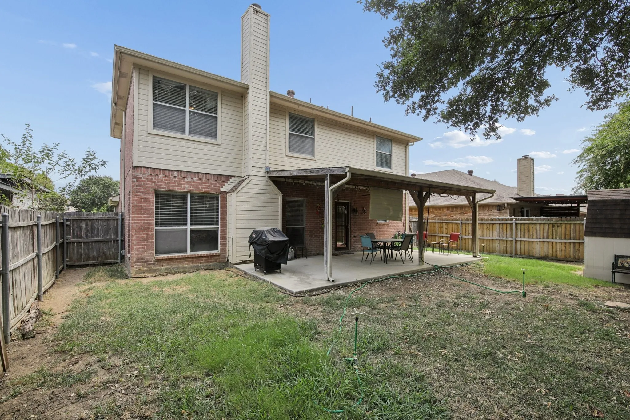Single Family Residence For Sale in Tarrant County , 3039 Bosswood Court, Grand Prairie, Texas 75052, 4 Bedroom, 3 Bathroom, 2 Garage spaces, 1,984 Sqft, built in 2000, mls#21368002, Real Estate Agent in Grand Prairie, Homes For Sale in Tarrant county, Homes For Sale in Grand Prairie, Realtor in Grand Prairie Texas, Real Estate Brokerage Independent Realty Texas, Luminita Cordes Realtor