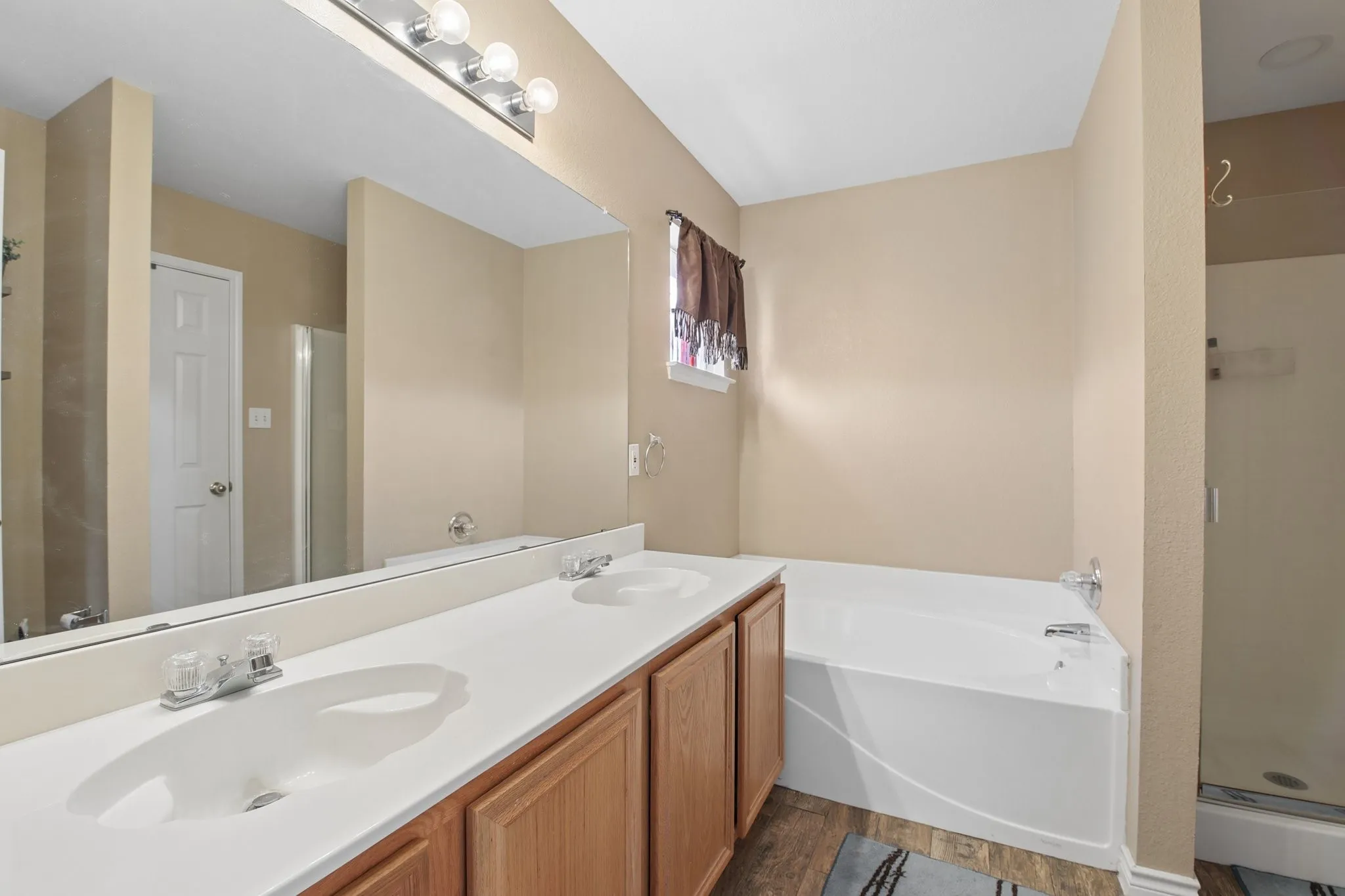 Single Family Residence For Sale in Tarrant County , 3039 Bosswood Court, Grand Prairie, Texas 75052, 4 Bedroom, 3 Bathroom, 2 Garage spaces, 1,984 Sqft, built in 2000, mls#21368002, Real Estate Agent in Grand Prairie, Homes For Sale in Tarrant county, Homes For Sale in Grand Prairie, Realtor in Grand Prairie Texas, Real Estate Brokerage Independent Realty Texas, Luminita Cordes Realtor