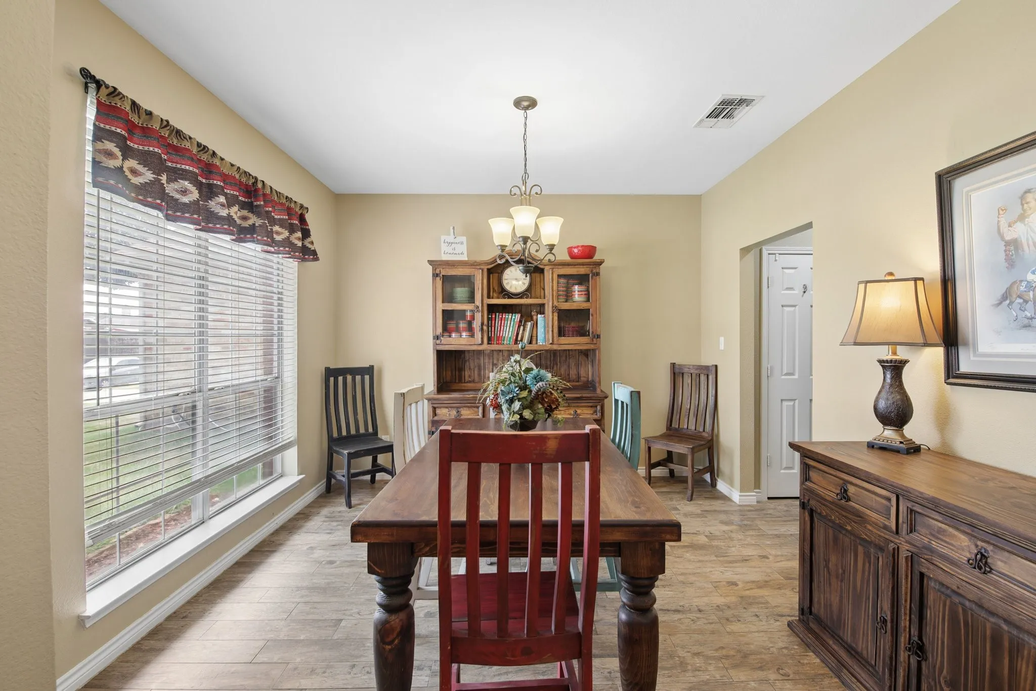 Single Family Residence For Sale in Tarrant County , 3039 Bosswood Court, Grand Prairie, Texas 75052, 4 Bedroom, 3 Bathroom, 2 Garage spaces, 1,984 Sqft, built in 2000, mls#21368002, Real Estate Agent in Grand Prairie, Homes For Sale in Tarrant county, Homes For Sale in Grand Prairie, Realtor in Grand Prairie Texas, Real Estate Brokerage Independent Realty Texas, Luminita Cordes Realtor