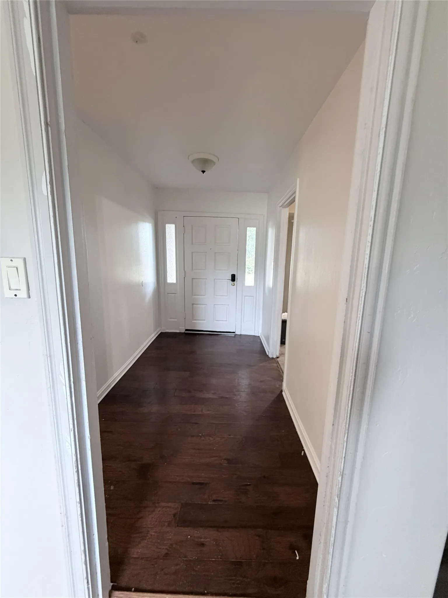 Single Family Residence For Rent in Fannin County , 701 W Saunders Street, Trenton, Texas 75490, 3 Bedroom, 2 Bathroom, 2 Garage spaces, 1,806 Sqft, built in 1960, mls#21368696, Real Estate Agent in Trenton, Homes For Rent in Fannin county, Homes For Rent in Trenton, Realtor in Trenton Texas, Real Estate Brokerage Independent Realty Texas, Luminita Cordes Realtor