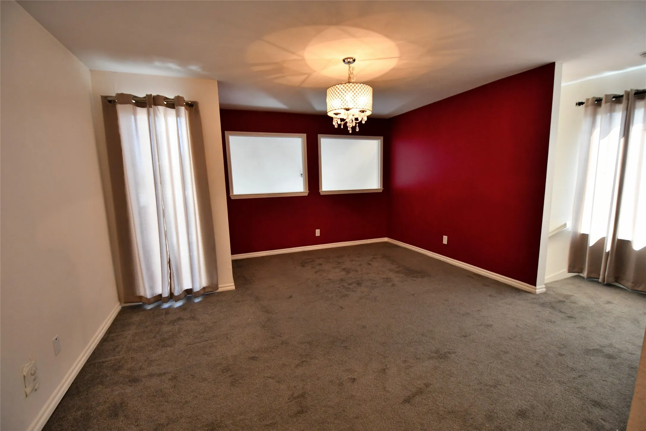 Condominium For Rent in Tarrant County , 3121 Sondra Drive 204, Fort Worth, Texas 76107, 2 Bedroom, 2 Bathroom, Garage spaces, 929 Sqft, built in 1983, mls#21369195, Real Estate Agent in Fort Worth, Homes For Rent in Tarrant county, Homes For Rent in Fort Worth, Realtor in Fort Worth Texas, Real Estate Brokerage Independent Realty Texas, Luminita Cordes Realtor