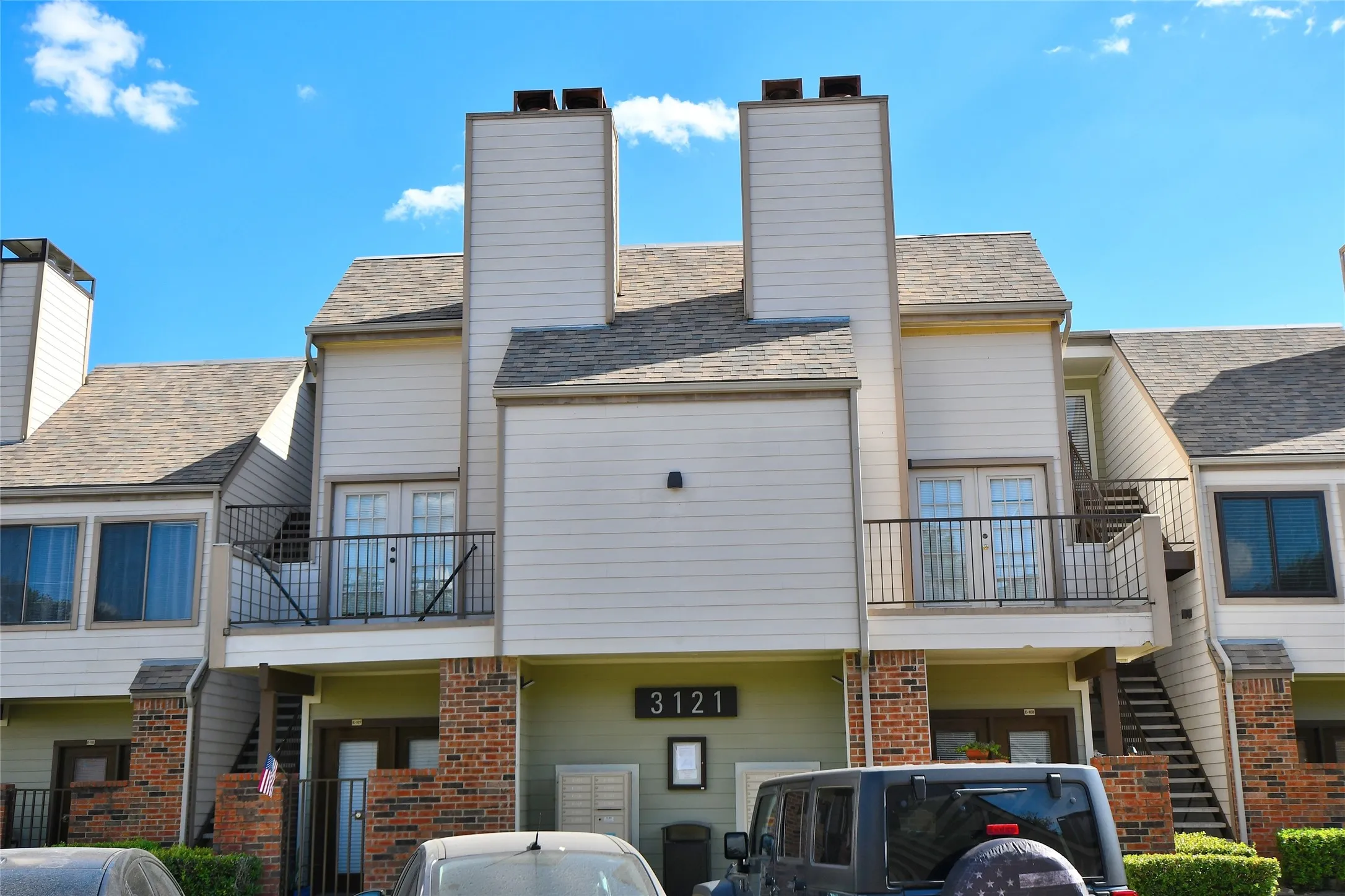 Condominium For Rent in Tarrant County , 3121 Sondra Drive 204, Fort Worth, Texas 76107, 2 Bedroom, 2 Bathroom, Garage spaces, 929 Sqft, built in 1983, mls#21369195, Real Estate Agent in Fort Worth, Homes For Rent in Tarrant county, Homes For Rent in Fort Worth, Realtor in Fort Worth Texas, Real Estate Brokerage Independent Realty Texas, Luminita Cordes Realtor