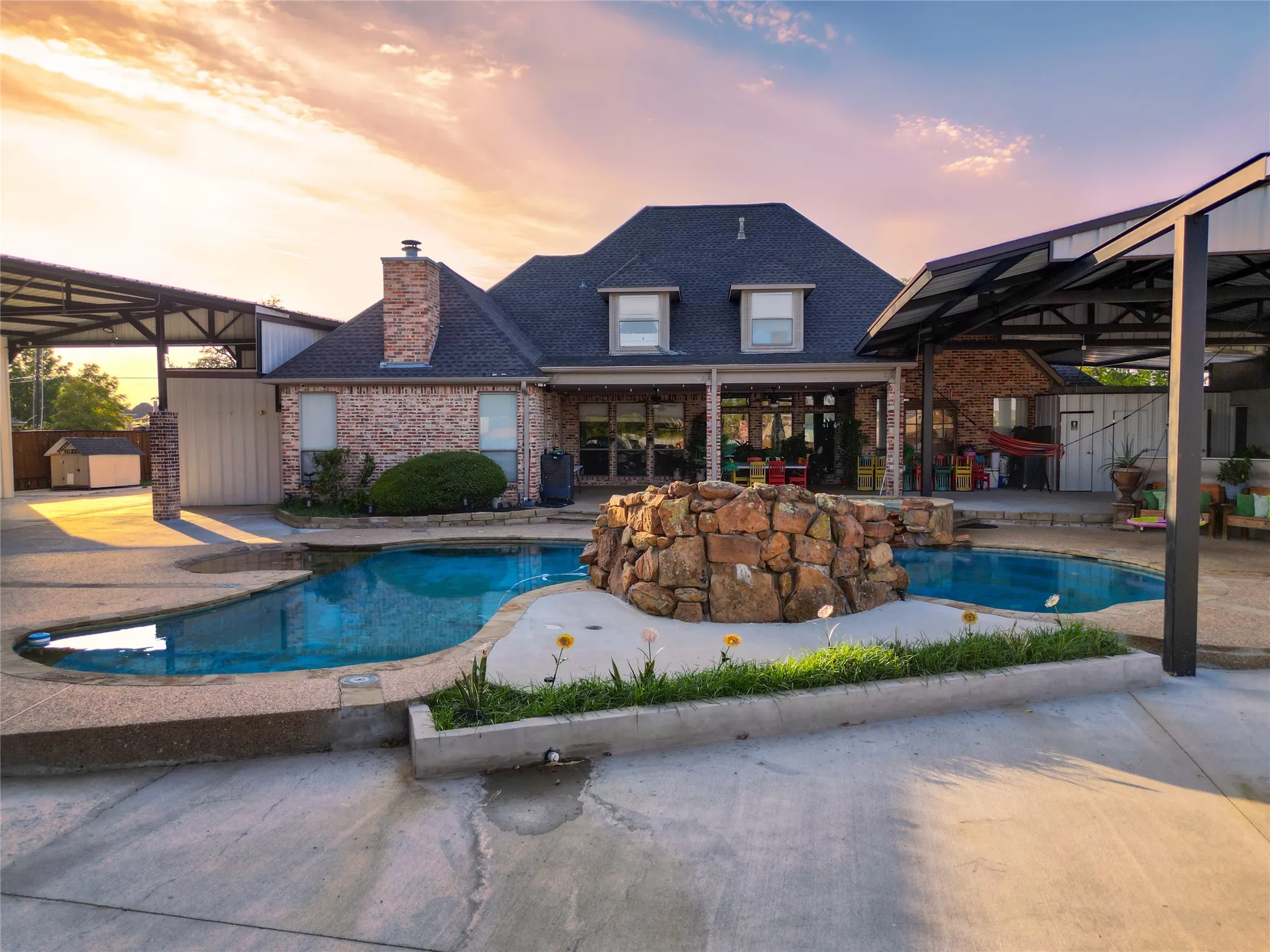 Single Family Residence For Sale in Kaufman County , 11012 Helms Trail, Forney, Texas 75126, 4 Bedroom, 5 Bathroom, 3 Garage spaces, 4,127 Sqft, built in 2002, mls#21369202, Real Estate Agent in Forney, Homes For Sale in Kaufman county, Homes For Sale in Forney, Realtor in Forney Texas, Real Estate Brokerage Independent Realty Texas, Luminita Cordes Realtor