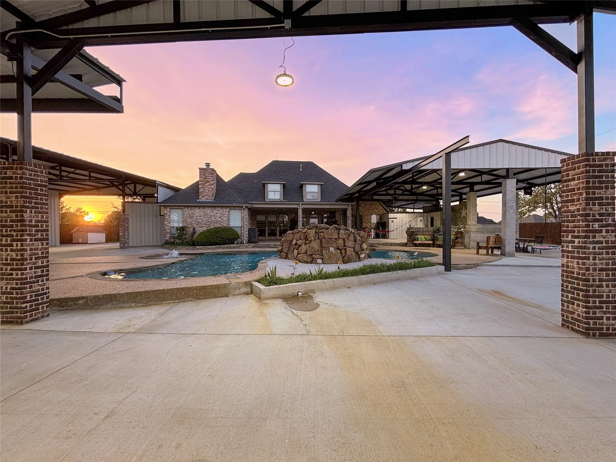 Single Family Residence For Sale in Kaufman County , 11012 Helms Trail, Forney, Texas 75126, 4 Bedroom, 5 Bathroom, 3 Garage spaces, 4,127 Sqft, built in 2002, mls#21369202, Real Estate Agent in Forney, Homes For Sale in Kaufman county, Homes For Sale in Forney, Realtor in Forney Texas, Real Estate Brokerage Independent Realty Texas, Luminita Cordes Realtor