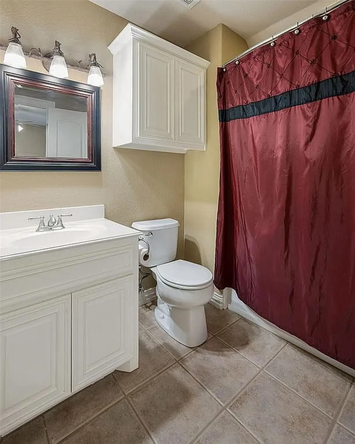 Single Family Residence For Sale in Kaufman County , 11012 Helms Trail, Forney, Texas 75126, 4 Bedroom, 5 Bathroom, 3 Garage spaces, 4,127 Sqft, built in 2002, mls#21369202, Real Estate Agent in Forney, Homes For Sale in Kaufman county, Homes For Sale in Forney, Realtor in Forney Texas, Real Estate Brokerage Independent Realty Texas, Luminita Cordes Realtor