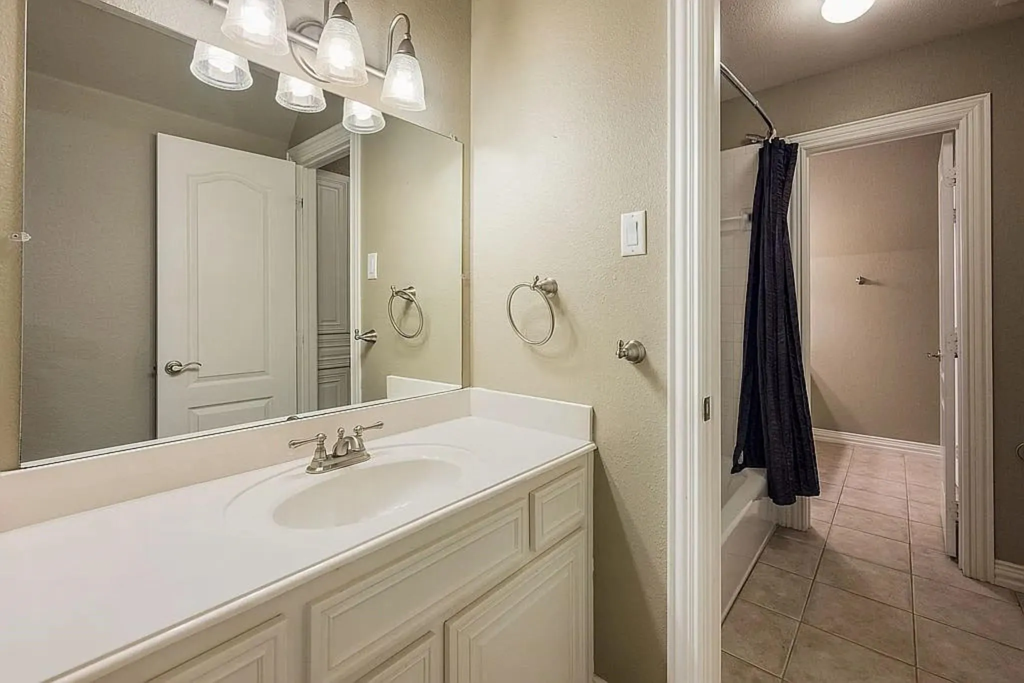 Single Family Residence For Sale in Kaufman County , 11012 Helms Trail, Forney, Texas 75126, 4 Bedroom, 5 Bathroom, 3 Garage spaces, 4,127 Sqft, built in 2002, mls#21369202, Real Estate Agent in Forney, Homes For Sale in Kaufman county, Homes For Sale in Forney, Realtor in Forney Texas, Real Estate Brokerage Independent Realty Texas, Luminita Cordes Realtor