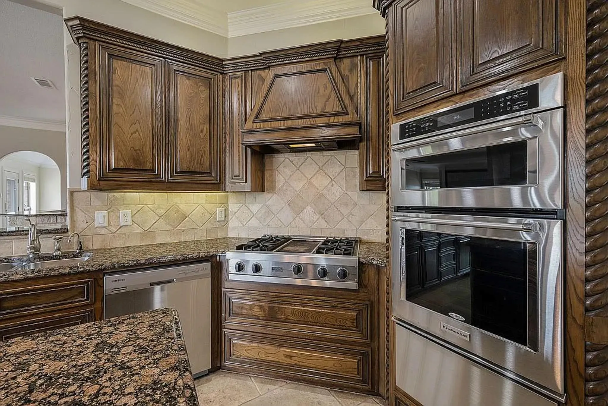 Single Family Residence For Sale in Kaufman County , 11012 Helms Trail, Forney, Texas 75126, 4 Bedroom, 5 Bathroom, 3 Garage spaces, 4,127 Sqft, built in 2002, mls#21369202, Real Estate Agent in Forney, Homes For Sale in Kaufman county, Homes For Sale in Forney, Realtor in Forney Texas, Real Estate Brokerage Independent Realty Texas, Luminita Cordes Realtor