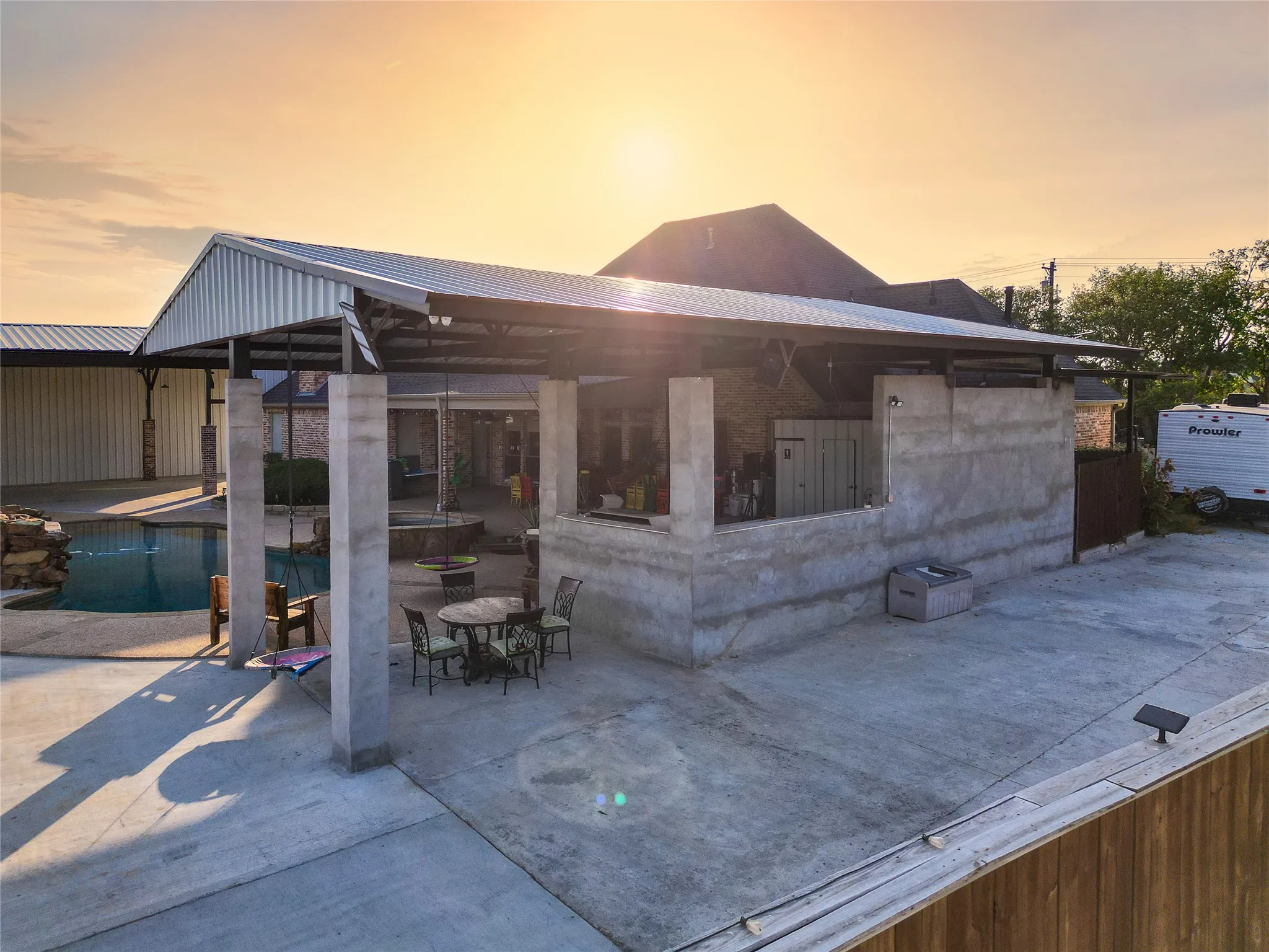 Single Family Residence For Sale in Kaufman County , 11012 Helms Trail, Forney, Texas 75126, 4 Bedroom, 5 Bathroom, 3 Garage spaces, 4,127 Sqft, built in 2002, mls#21369202, Real Estate Agent in Forney, Homes For Sale in Kaufman county, Homes For Sale in Forney, Realtor in Forney Texas, Real Estate Brokerage Independent Realty Texas, Luminita Cordes Realtor