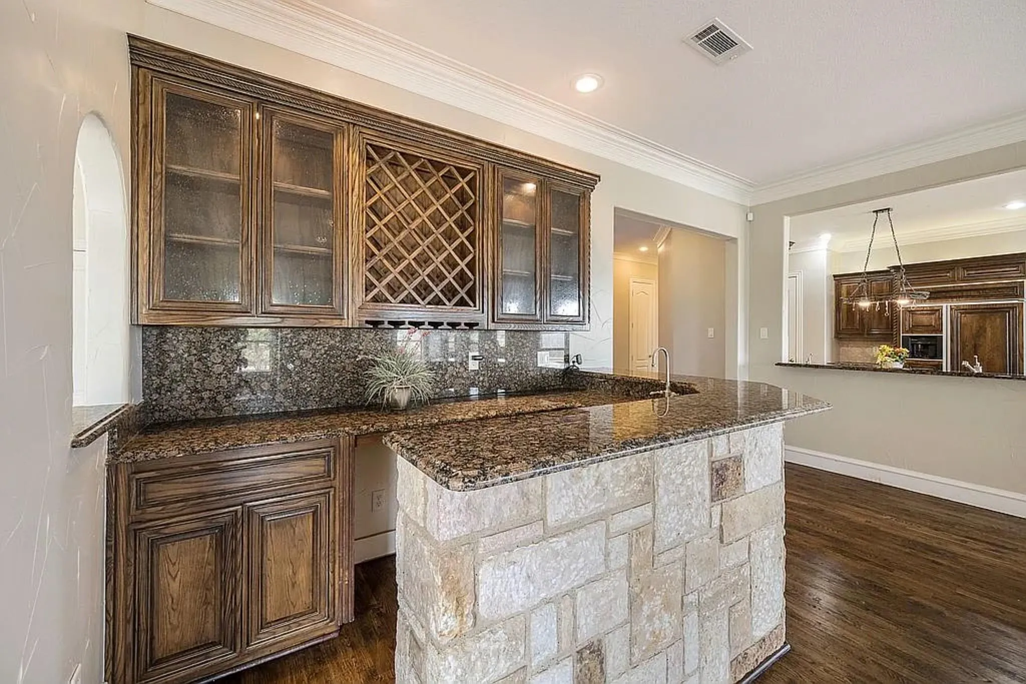 Single Family Residence For Sale in Kaufman County , 11012 Helms Trail, Forney, Texas 75126, 4 Bedroom, 5 Bathroom, 3 Garage spaces, 4,127 Sqft, built in 2002, mls#21369202, Real Estate Agent in Forney, Homes For Sale in Kaufman county, Homes For Sale in Forney, Realtor in Forney Texas, Real Estate Brokerage Independent Realty Texas, Luminita Cordes Realtor