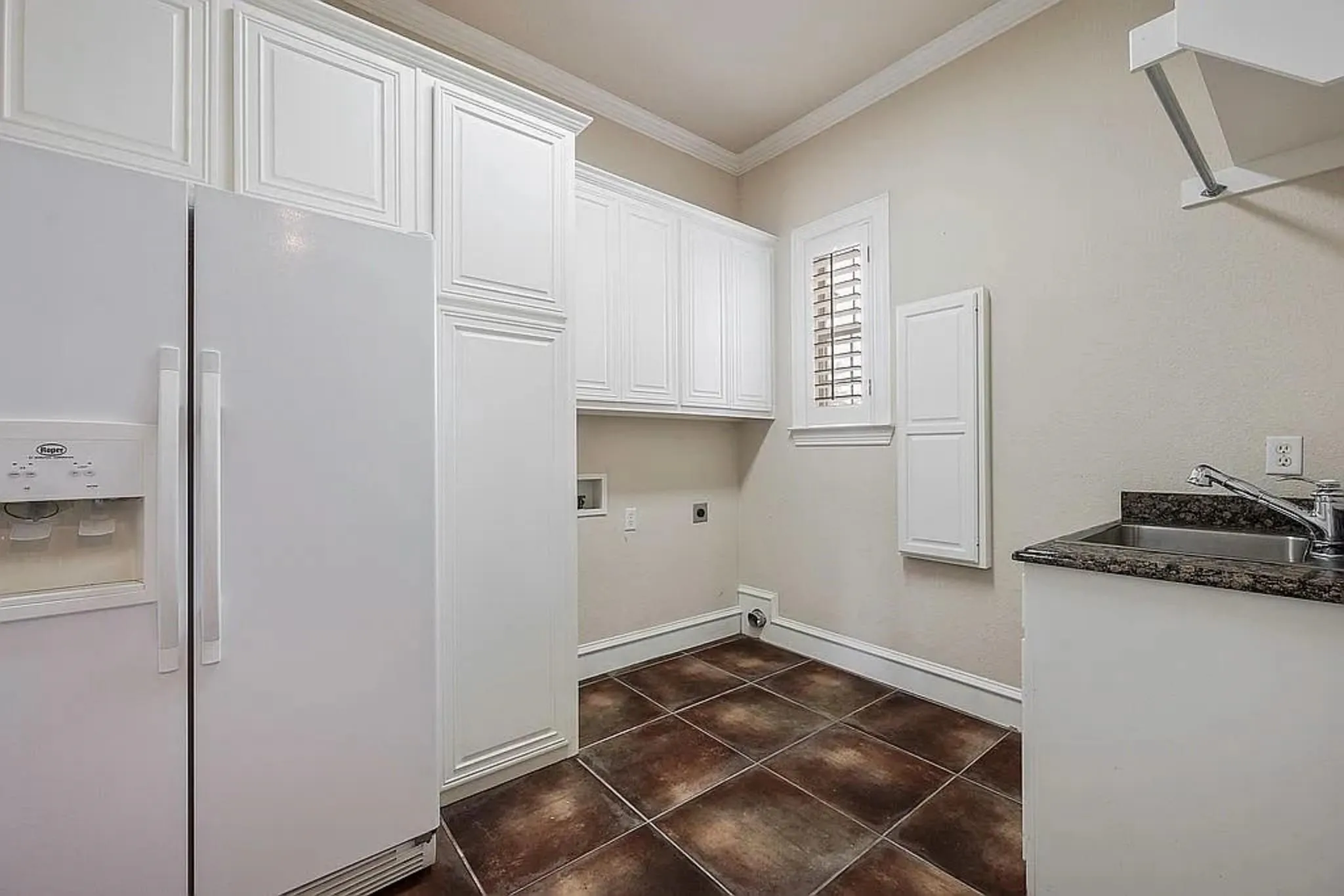Single Family Residence For Sale in Kaufman County , 11012 Helms Trail, Forney, Texas 75126, 4 Bedroom, 5 Bathroom, 3 Garage spaces, 4,127 Sqft, built in 2002, mls#21369202, Real Estate Agent in Forney, Homes For Sale in Kaufman county, Homes For Sale in Forney, Realtor in Forney Texas, Real Estate Brokerage Independent Realty Texas, Luminita Cordes Realtor