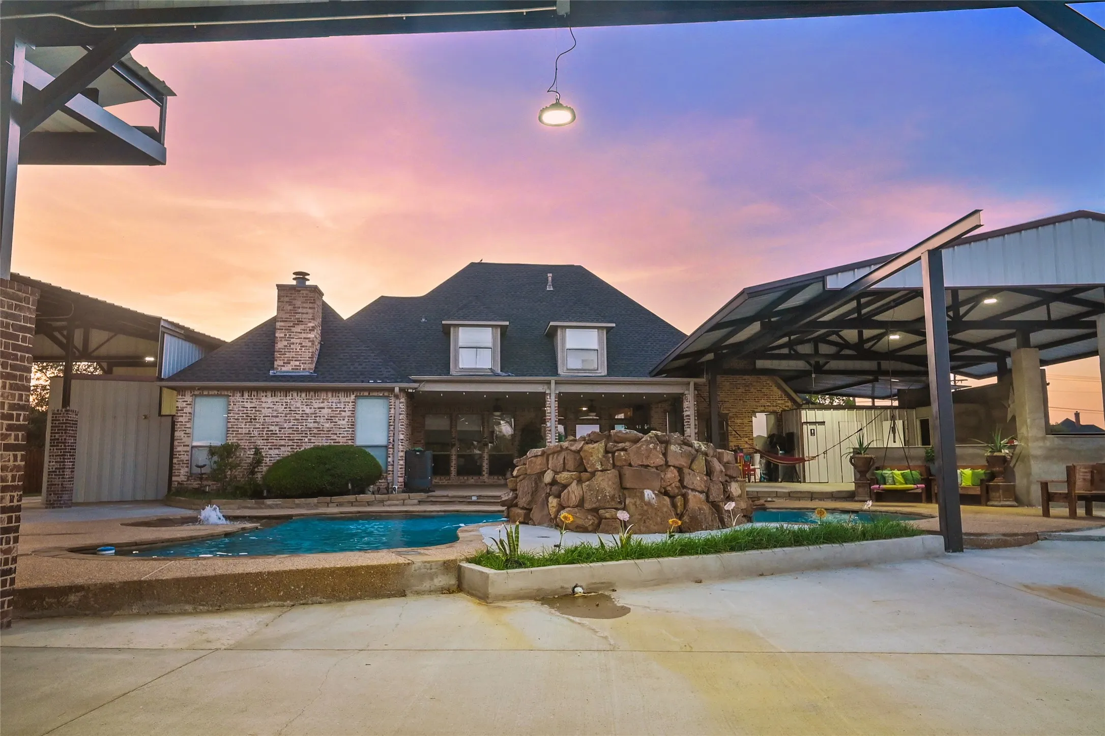 Single Family Residence For Sale in Kaufman County , 11012 Helms Trail, Forney, Texas 75126, 4 Bedroom, 5 Bathroom, 3 Garage spaces, 4,127 Sqft, built in 2002, mls#21369202, Real Estate Agent in Forney, Homes For Sale in Kaufman county, Homes For Sale in Forney, Realtor in Forney Texas, Real Estate Brokerage Independent Realty Texas, Luminita Cordes Realtor