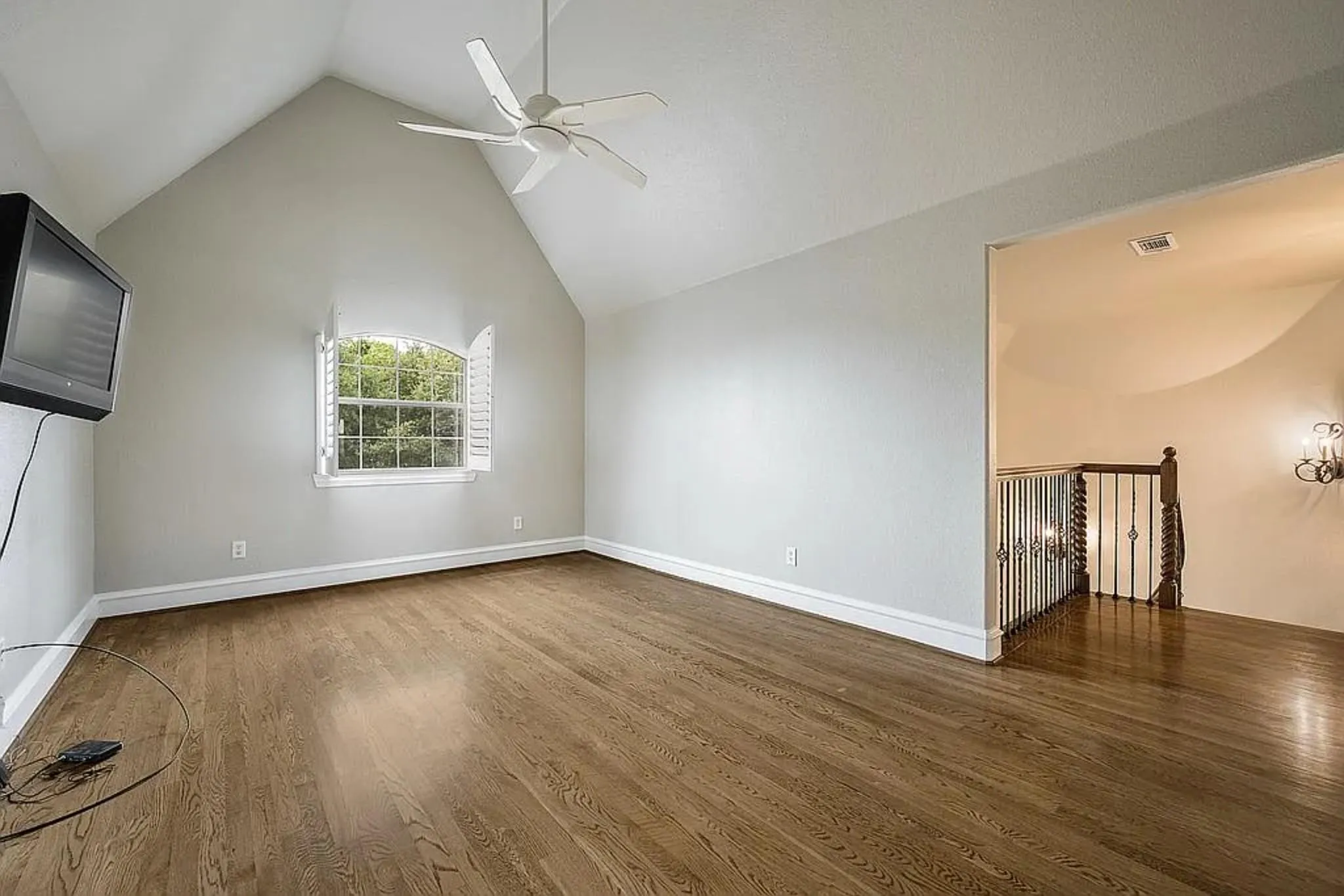 Single Family Residence For Sale in Kaufman County , 11012 Helms Trail, Forney, Texas 75126, 4 Bedroom, 5 Bathroom, 3 Garage spaces, 4,127 Sqft, built in 2002, mls#21369202, Real Estate Agent in Forney, Homes For Sale in Kaufman county, Homes For Sale in Forney, Realtor in Forney Texas, Real Estate Brokerage Independent Realty Texas, Luminita Cordes Realtor