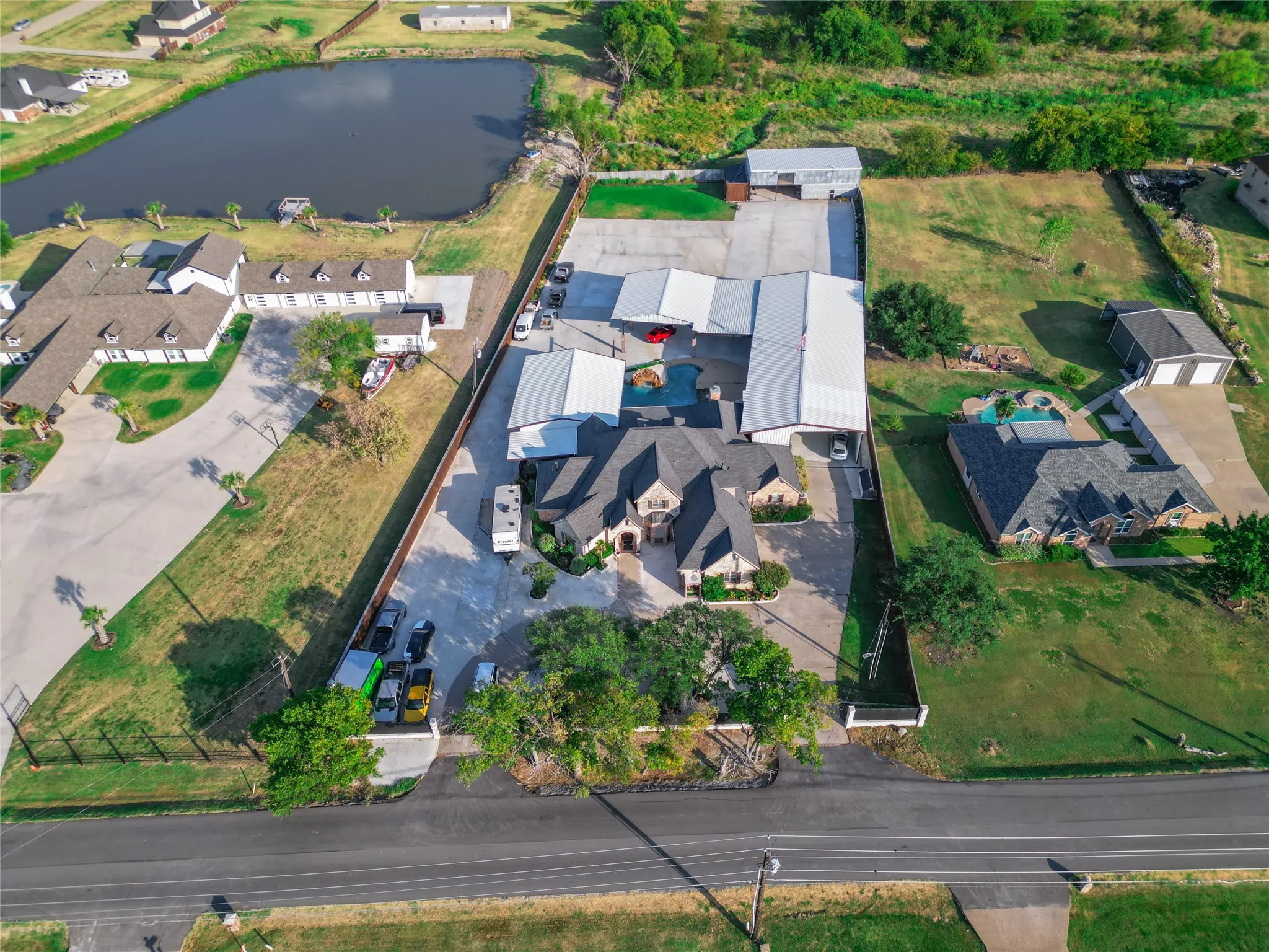 Single Family Residence For Sale in Kaufman County , 11012 Helms Trail, Forney, Texas 75126, 4 Bedroom, 5 Bathroom, 3 Garage spaces, 4,127 Sqft, built in 2002, mls#21369202, Real Estate Agent in Forney, Homes For Sale in Kaufman county, Homes For Sale in Forney, Realtor in Forney Texas, Real Estate Brokerage Independent Realty Texas, Luminita Cordes Realtor
