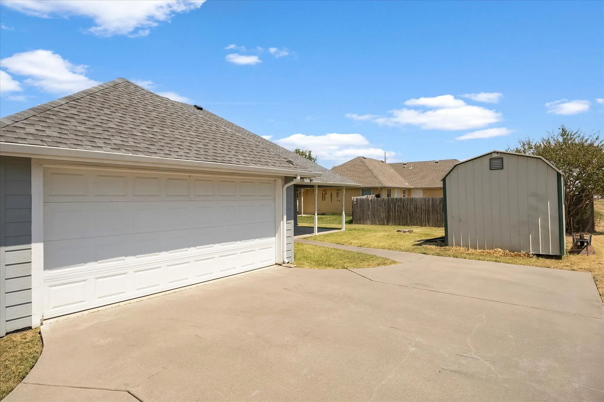 Single Family Residence For Sale in Collin County , 107 W Hubbard Road, Josephine, Texas 75173, 3 Bedroom, 2 Bathroom, 2 Garage spaces, 1,306 Sqft, built in 2005, mls#21369209, Real Estate Agent in Josephine, Homes For Sale in Collin county, Homes For Sale in Josephine, Realtor in Josephine Texas, Real Estate Brokerage Independent Realty Texas, Luminita Cordes Realtor
