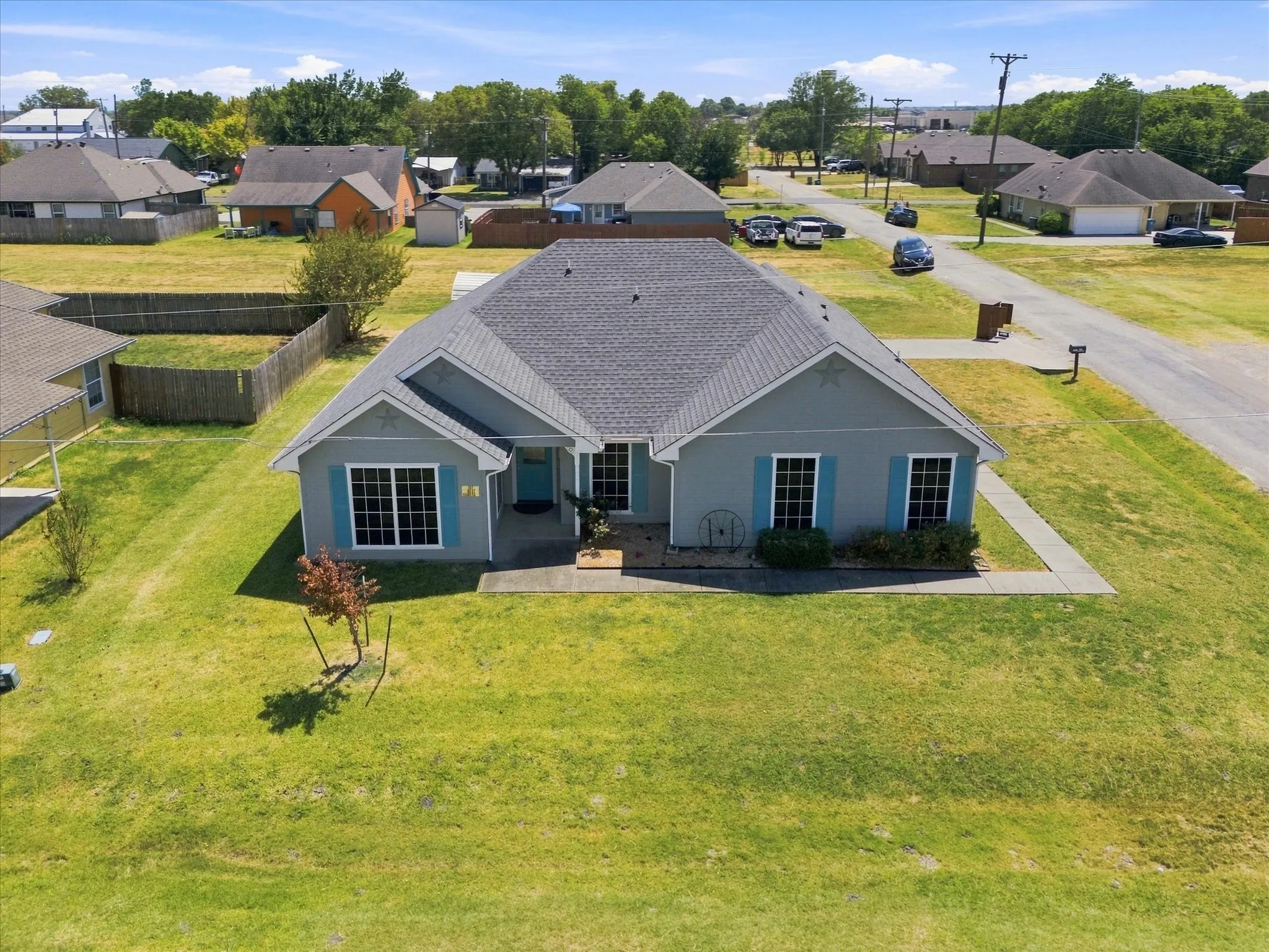 Single Family Residence For Sale in Collin County , 107 W Hubbard Road, Josephine, Texas 75173, 3 Bedroom, 2 Bathroom, 2 Garage spaces, 1,306 Sqft, built in 2005, mls#21369209, Real Estate Agent in Josephine, Homes For Sale in Collin county, Homes For Sale in Josephine, Realtor in Josephine Texas, Real Estate Brokerage Independent Realty Texas, Luminita Cordes Realtor
