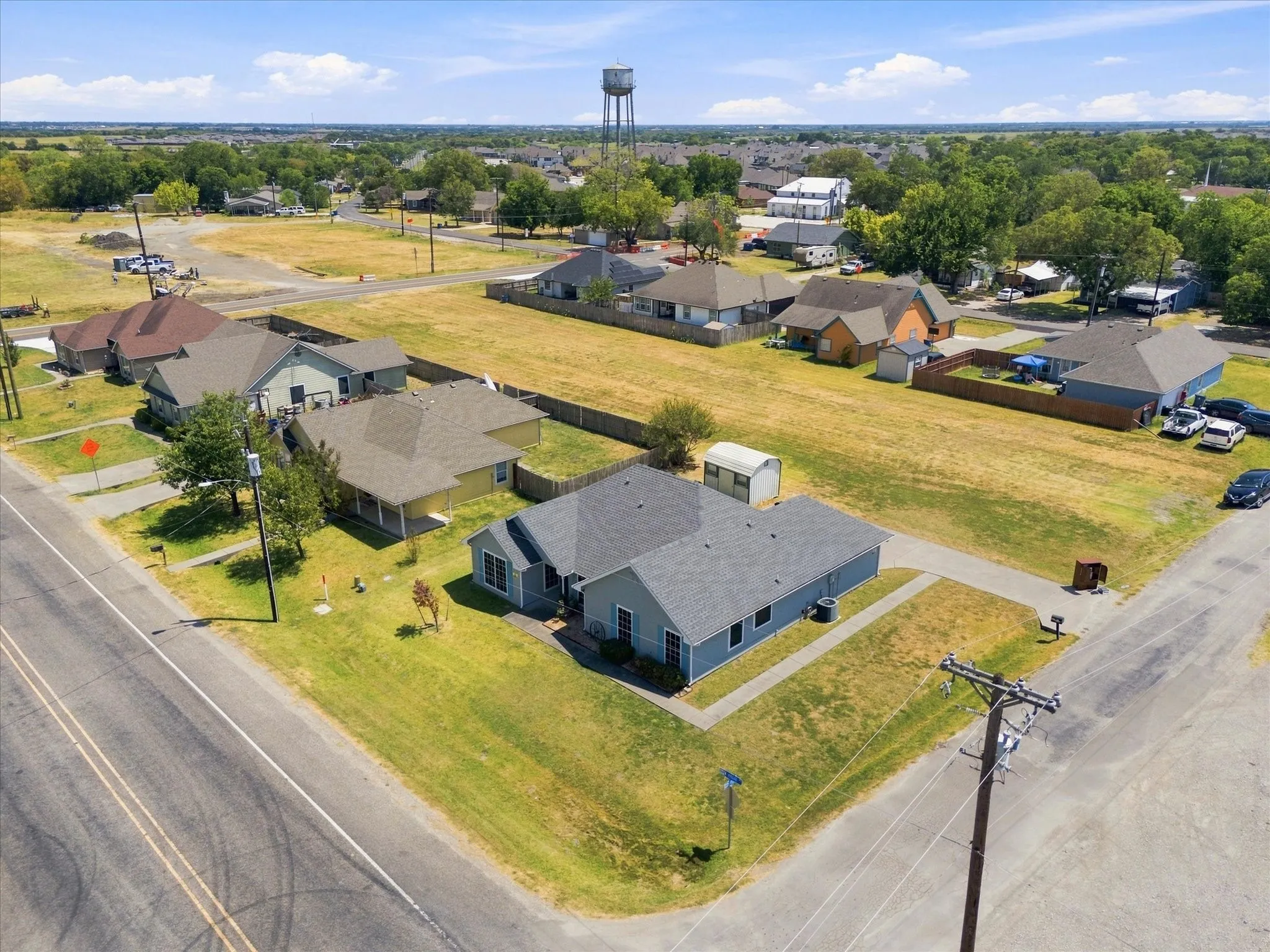 Single Family Residence For Sale in Collin County , 107 W Hubbard Road, Josephine, Texas 75173, 3 Bedroom, 2 Bathroom, 2 Garage spaces, 1,306 Sqft, built in 2005, mls#21369209, Real Estate Agent in Josephine, Homes For Sale in Collin county, Homes For Sale in Josephine, Realtor in Josephine Texas, Real Estate Brokerage Independent Realty Texas, Luminita Cordes Realtor