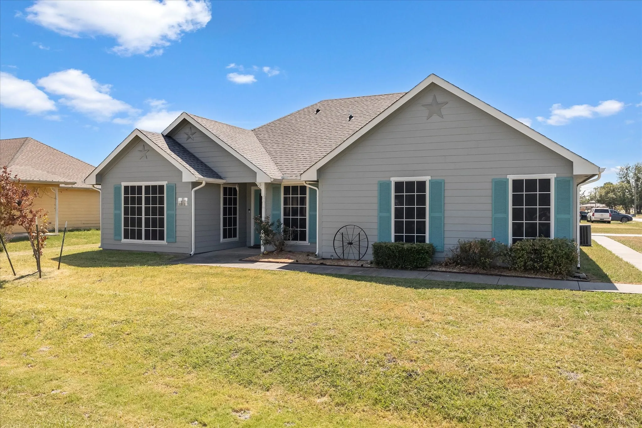 Single Family Residence For Sale in Collin County , 107 W Hubbard Road, Josephine, Texas 75173, 3 Bedroom, 2 Bathroom, 2 Garage spaces, 1,306 Sqft, built in 2005, mls#21369209, Real Estate Agent in Josephine, Homes For Sale in Collin county, Homes For Sale in Josephine, Realtor in Josephine Texas, Real Estate Brokerage Independent Realty Texas, Luminita Cordes Realtor