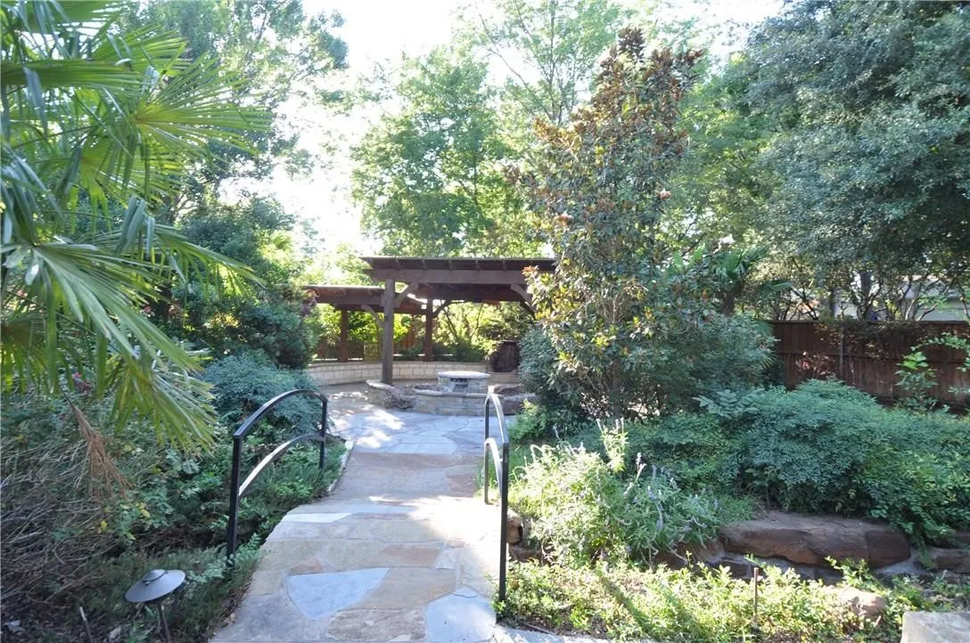 Retail For Rent in Collin County , 8849 Carroll Circle, Frisco, Texas 75034, 0, 0, Garage spaces, 0 Sqft, built in 1946, mls#21369213, Real Estate Agent in Frisco, Homes For Rent in Collin county, Homes For Rent in Frisco, Realtor in Frisco Texas, Real Estate Brokerage Independent Realty Texas, Luminita Cordes Realtor