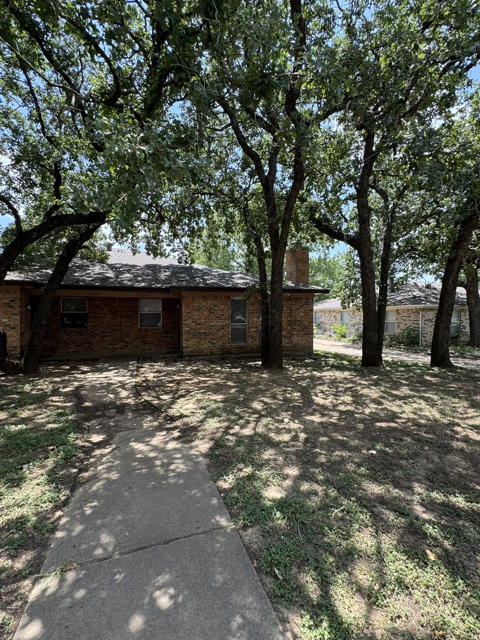 Duplex For Rent in Tarrant County , 7004 Lincoln Drive, North Richland Hills, Texas 76182, 3 Bedroom, 2 Bathroom, Garage spaces, 2,254 Sqft, built in 1984, mls#21369215, Real Estate Agent in North Richland Hills, Homes For Rent in Tarrant county, Homes For Rent in North Richland Hills, Realtor in North Richland Hills Texas, Real Estate Brokerage Independent Realty Texas, Luminita Cordes Realtor