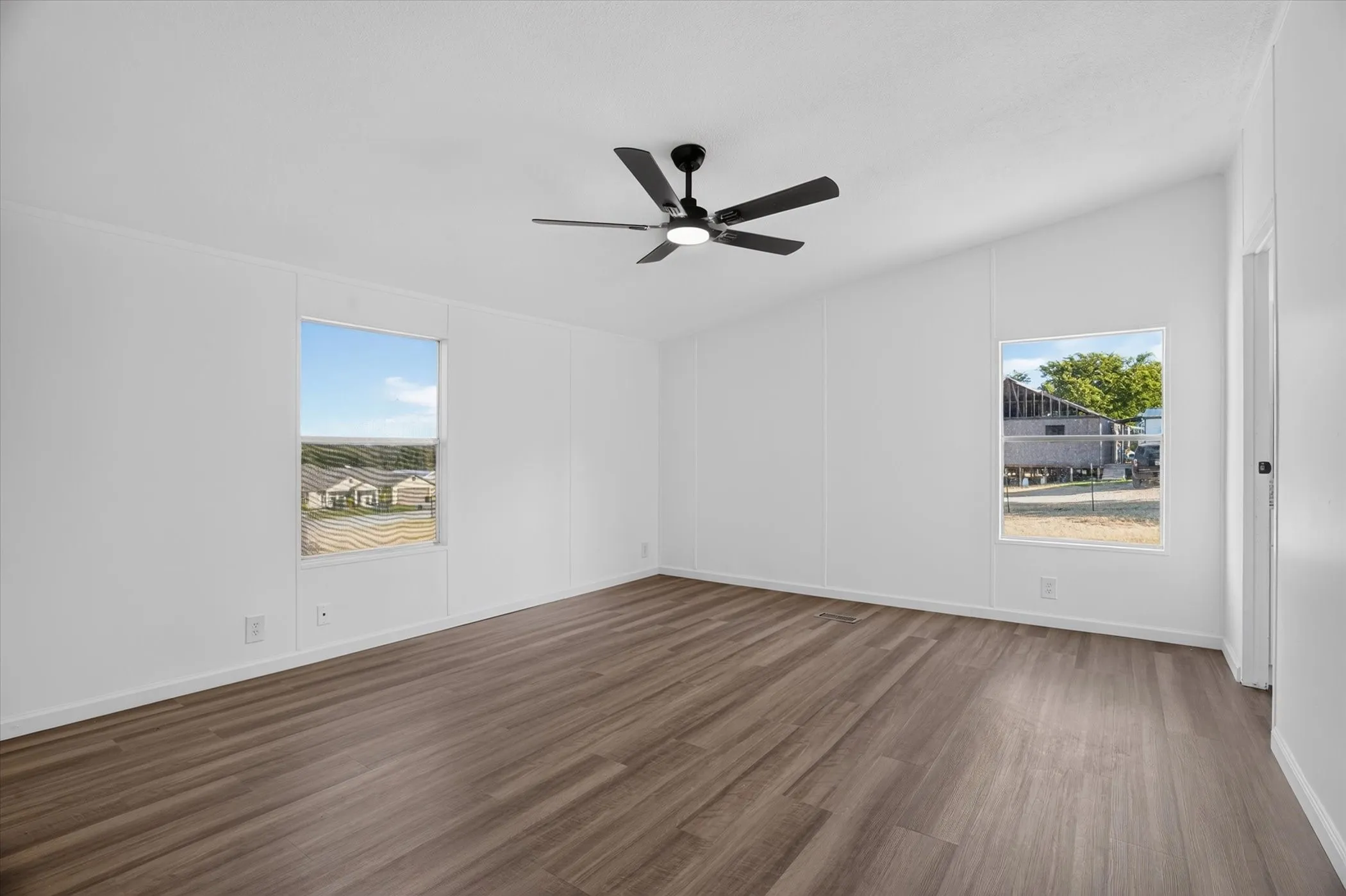 Manufactured Home For Sale in Parker County , 167 Blue Sky Lane, Springtown, Texas 76082, 3 Bedroom, 2 Bathroom, Garage spaces, 1,568 Sqft, built in 2000, mls#21368761, Real Estate Agent in Springtown, Homes For Sale in Parker county, Homes For Sale in Springtown, Realtor in Springtown Texas, Real Estate Brokerage Independent Realty Texas, Luminita Cordes Realtor