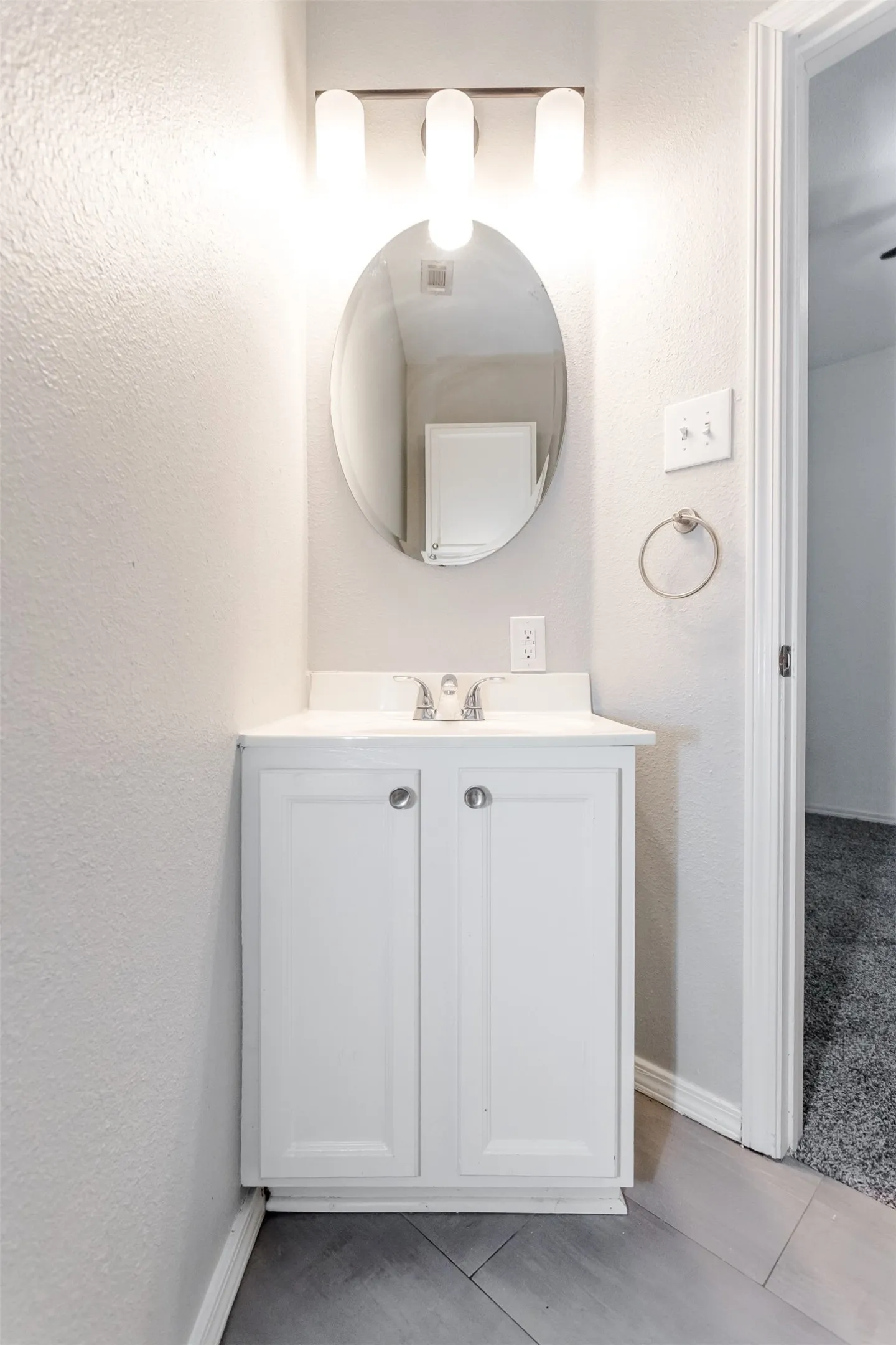 Condominium For Rent in Dallas County , 2825 Reagan Street, Dallas, Texas 75219, 2 Bedroom, 2 Bathroom, Garage spaces, 1,100 Sqft, built in 1999, mls#21368904, Real Estate Agent in Dallas, Homes For Rent in Dallas county, Homes For Rent in Dallas, Realtor in Dallas Texas, Real Estate Brokerage Independent Realty Texas, Luminita Cordes Realtor