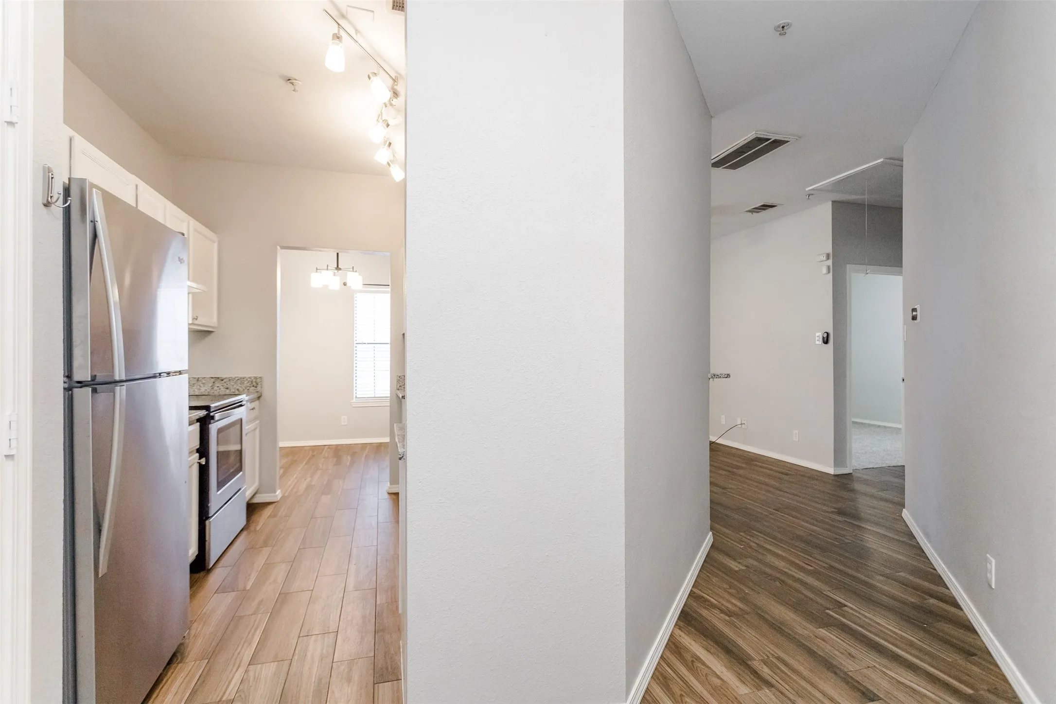 Condominium For Rent in Dallas County , 2825 Reagan Street, Dallas, Texas 75219, 2 Bedroom, 2 Bathroom, Garage spaces, 1,100 Sqft, built in 1999, mls#21368904, Real Estate Agent in Dallas, Homes For Rent in Dallas county, Homes For Rent in Dallas, Realtor in Dallas Texas, Real Estate Brokerage Independent Realty Texas, Luminita Cordes Realtor