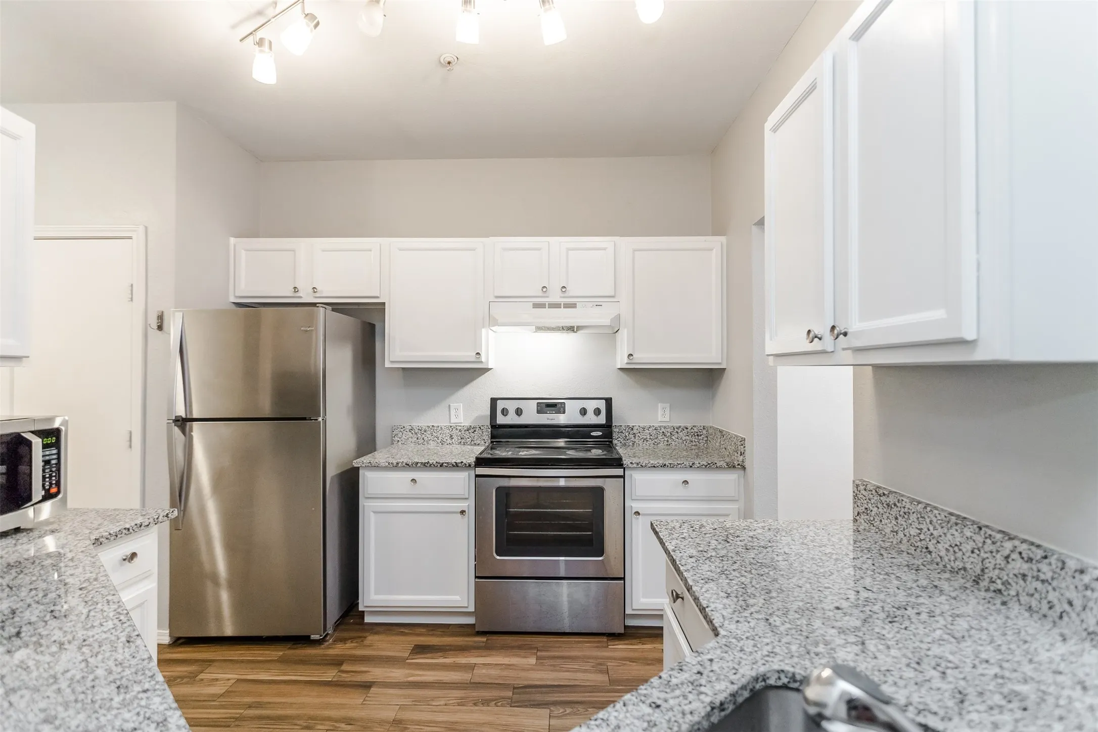 Condominium For Rent in Dallas County , 2825 Reagan Street, Dallas, Texas 75219, 2 Bedroom, 2 Bathroom, Garage spaces, 1,100 Sqft, built in 1999, mls#21368904, Real Estate Agent in Dallas, Homes For Rent in Dallas county, Homes For Rent in Dallas, Realtor in Dallas Texas, Real Estate Brokerage Independent Realty Texas, Luminita Cordes Realtor