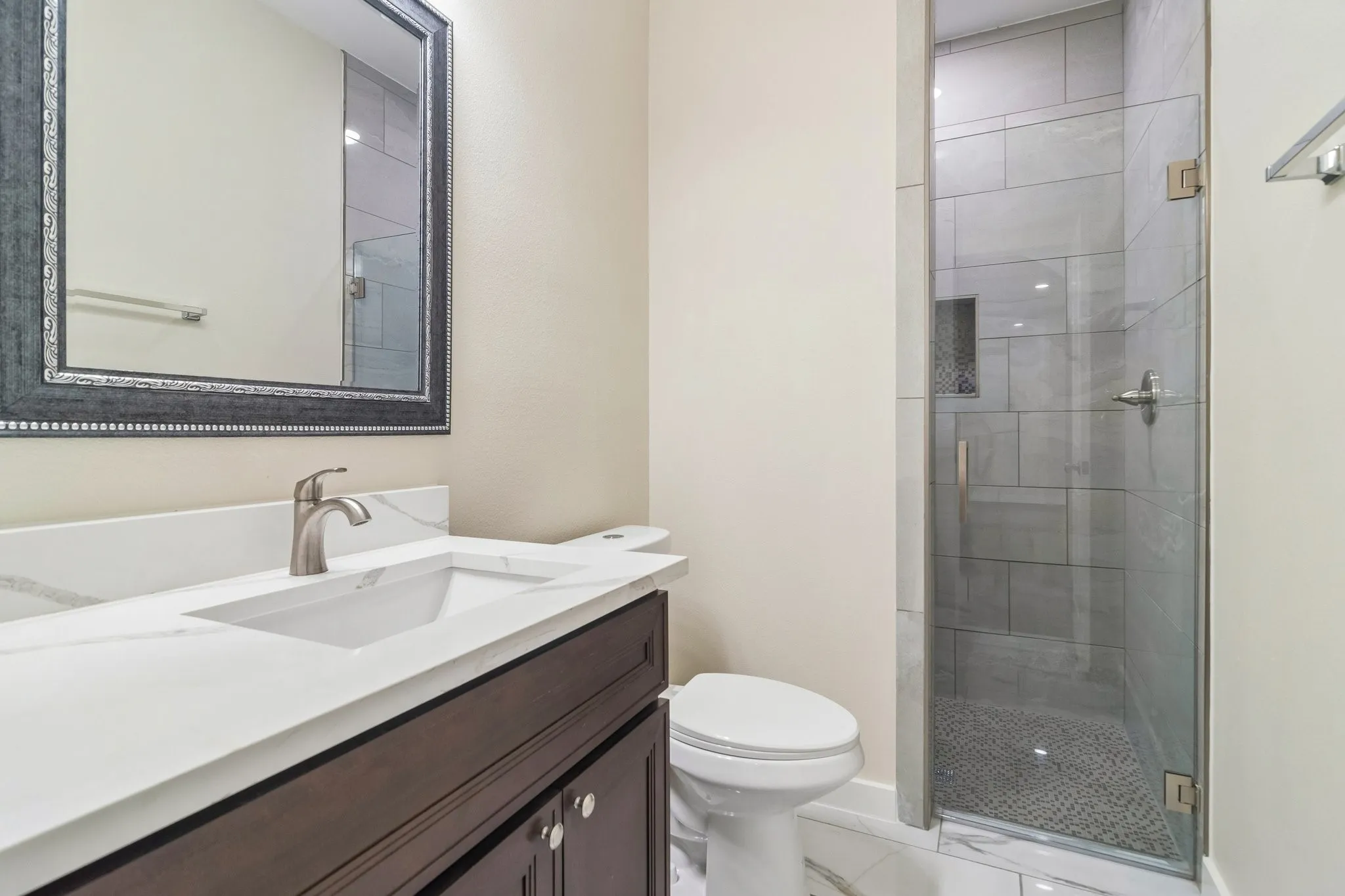 1st Floor Full Bathroom
