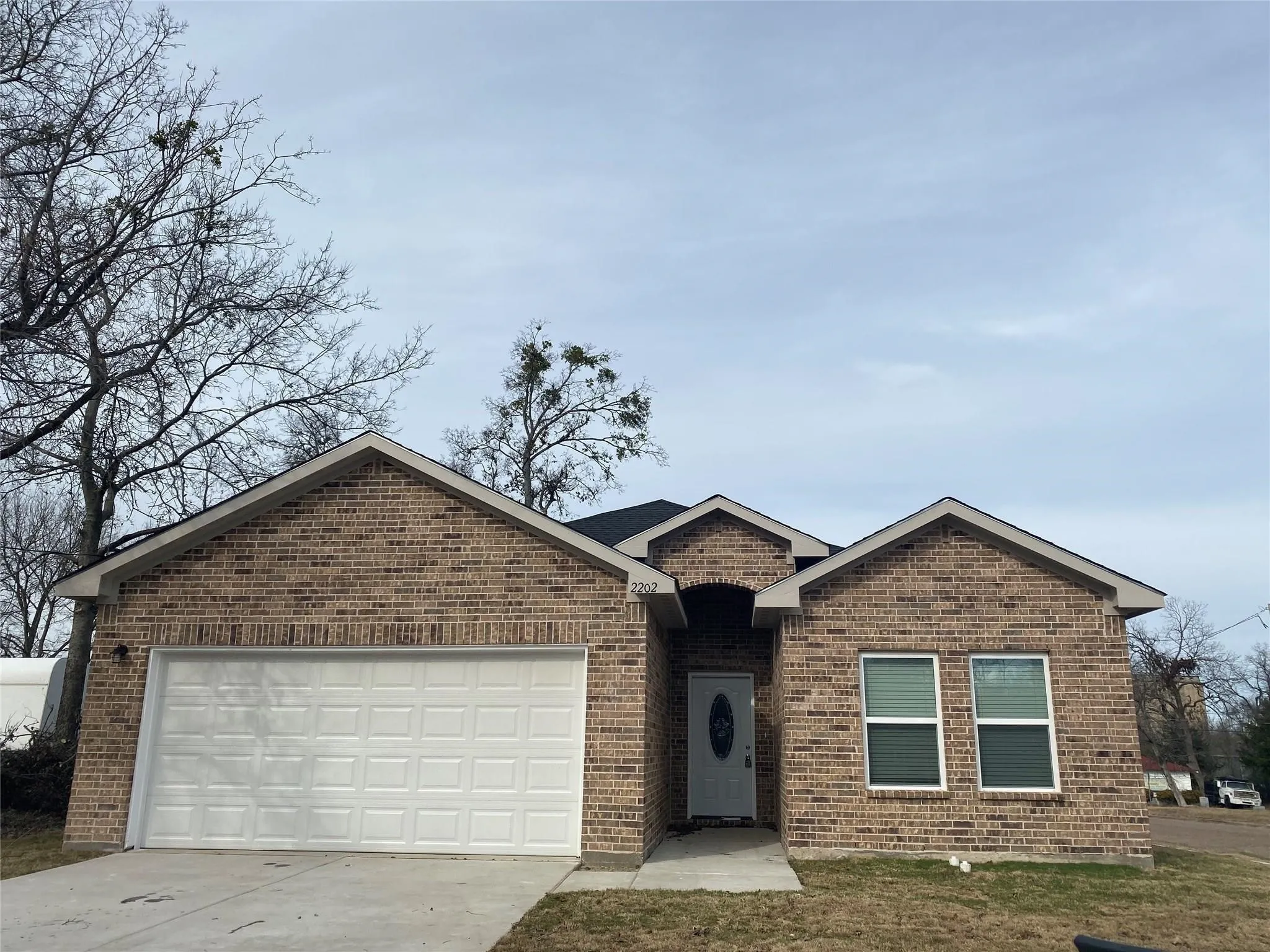 Single Family Residence For Rent in Hunt County , 2202 Jones Street, Greenville, Texas 75401, 3 Bedroom, 2 Bathroom, 2 Garage spaces, 1,617 Sqft, built in 2019, mls#21369232, Real Estate Agent in Greenville, Homes For Rent in Hunt county, Homes For Rent in Greenville, Realtor in Greenville Texas, Real Estate Brokerage Independent Realty Texas, Luminita Cordes Realtor