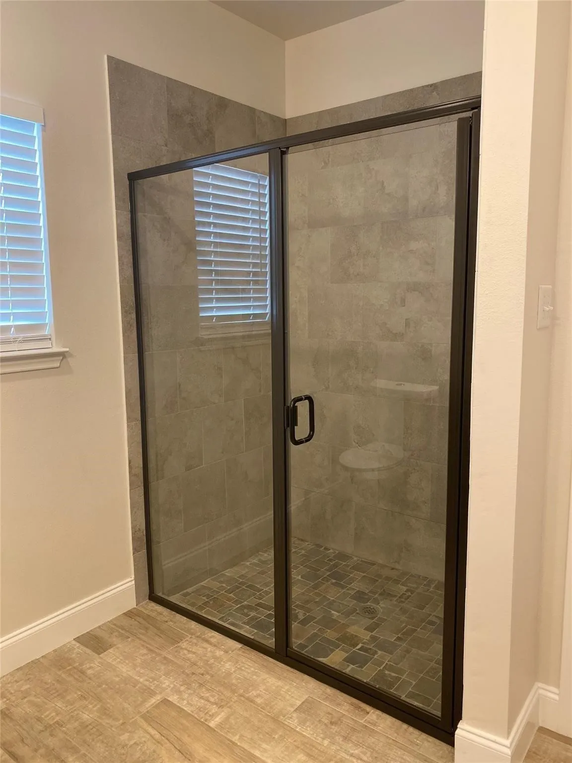 Single Family Residence For Rent in Hunt County , 2202 Jones Street, Greenville, Texas 75401, 3 Bedroom, 2 Bathroom, 2 Garage spaces, 1,617 Sqft, built in 2019, mls#21369232, Real Estate Agent in Greenville, Homes For Rent in Hunt county, Homes For Rent in Greenville, Realtor in Greenville Texas, Real Estate Brokerage Independent Realty Texas, Luminita Cordes Realtor