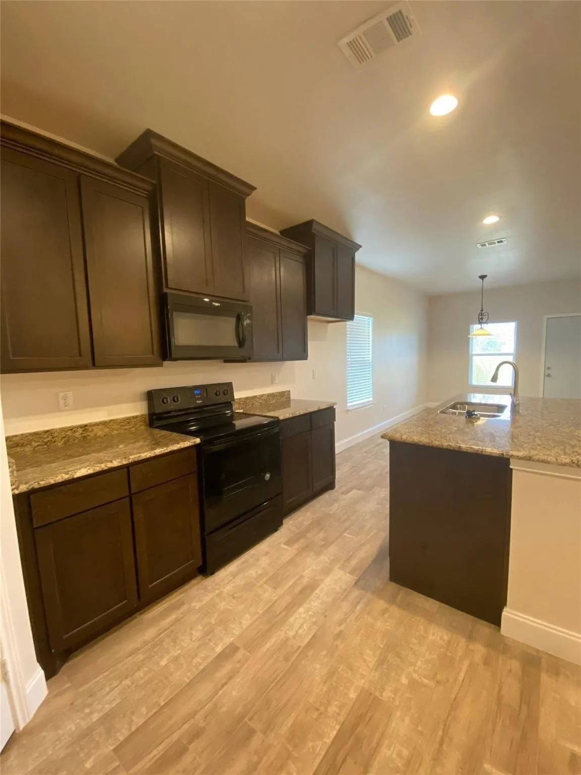 Single Family Residence For Rent in Hunt County , 2202 Jones Street, Greenville, Texas 75401, 3 Bedroom, 2 Bathroom, 2 Garage spaces, 1,617 Sqft, built in 2019, mls#21369232, Real Estate Agent in Greenville, Homes For Rent in Hunt county, Homes For Rent in Greenville, Realtor in Greenville Texas, Real Estate Brokerage Independent Realty Texas, Luminita Cordes Realtor