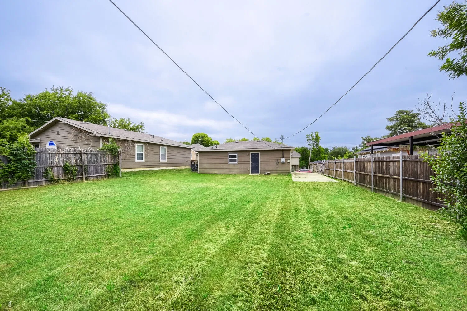 Single Family Residence For Sale in Tarrant County , 1216 E Powell Avenue, Fort Worth, Texas 76104, 3 Bedroom, 1 Bathroom, Garage spaces, 748 Sqft, built in 2019, mls#21369237, Real Estate Agent in Fort Worth, Homes For Sale in Tarrant county, Homes For Sale in Fort Worth, Realtor in Fort Worth Texas, Real Estate Brokerage Independent Realty Texas, Luminita Cordes Realtor