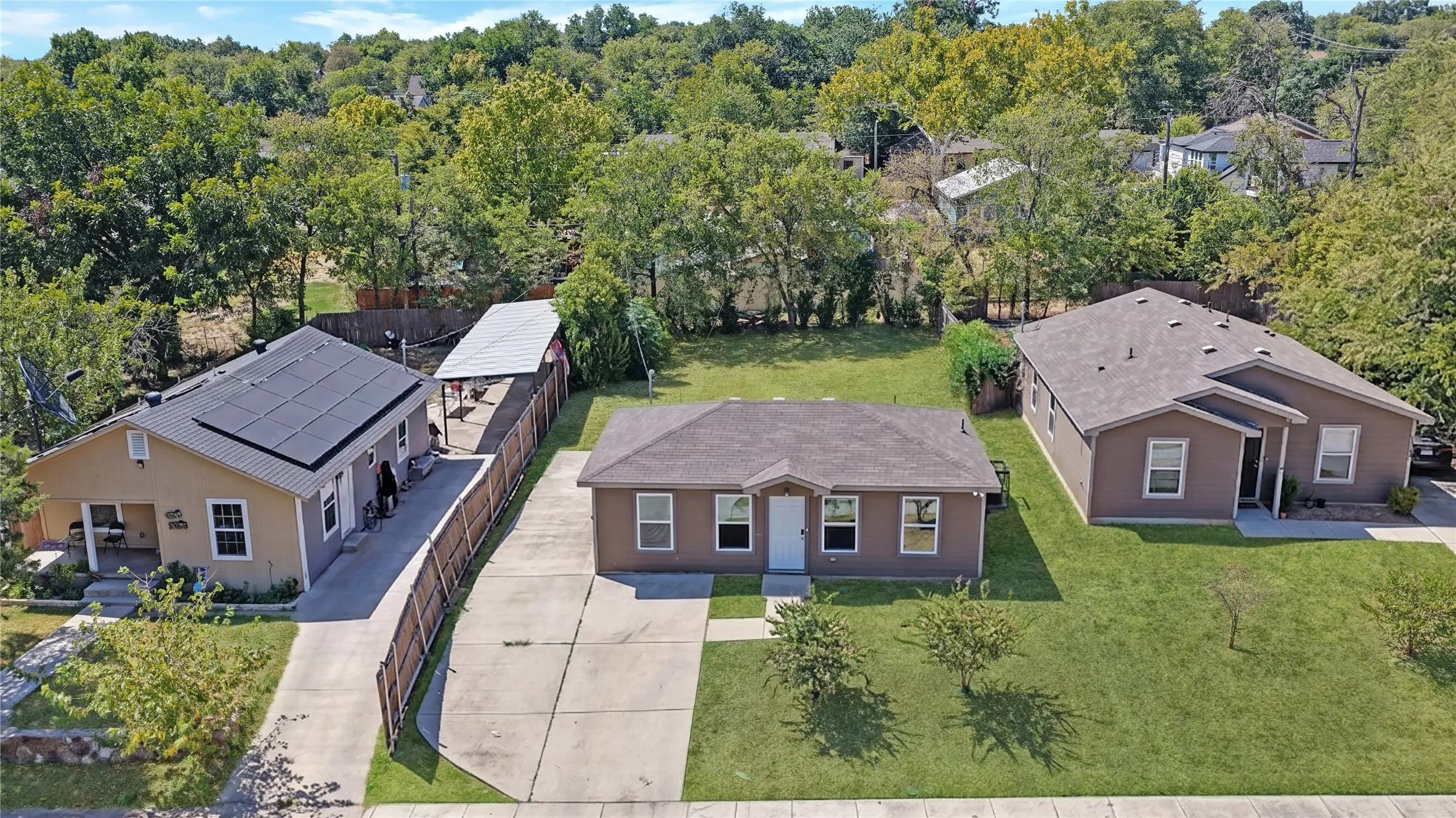 Single Family Residence For Sale in Tarrant County , 1216 E Powell Avenue, Fort Worth, Texas 76104, 3 Bedroom, 1 Bathroom, Garage spaces, 748 Sqft, built in 2019, mls#21369237, Real Estate Agent in Fort Worth, Homes For Sale in Tarrant county, Homes For Sale in Fort Worth, Realtor in Fort Worth Texas, Real Estate Brokerage Independent Realty Texas, Luminita Cordes Realtor