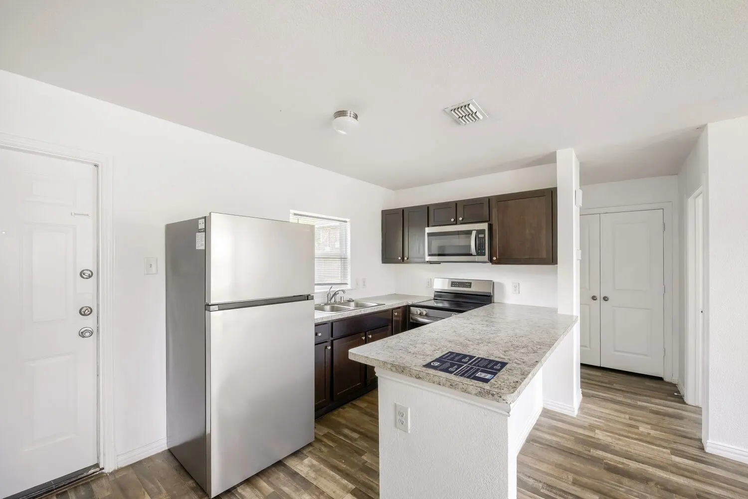 Single Family Residence For Sale in Tarrant County , 1216 E Powell Avenue, Fort Worth, Texas 76104, 3 Bedroom, 1 Bathroom, Garage spaces, 748 Sqft, built in 2019, mls#21369237, Real Estate Agent in Fort Worth, Homes For Sale in Tarrant county, Homes For Sale in Fort Worth, Realtor in Fort Worth Texas, Real Estate Brokerage Independent Realty Texas, Luminita Cordes Realtor