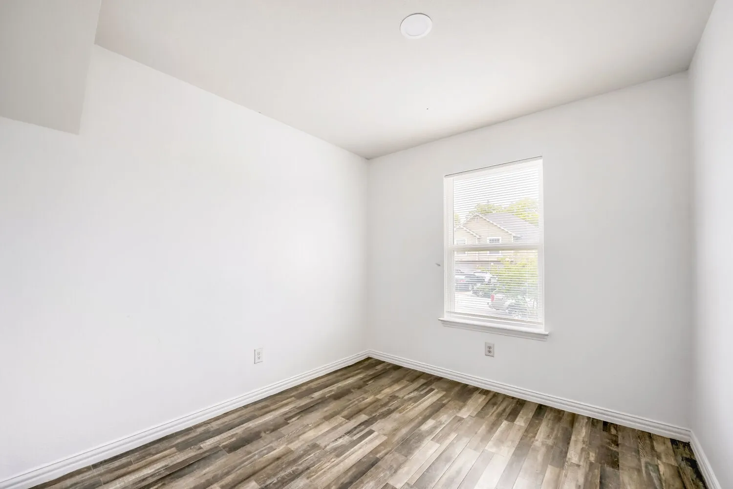 Single Family Residence For Sale in Tarrant County , 1216 E Powell Avenue, Fort Worth, Texas 76104, 3 Bedroom, 1 Bathroom, Garage spaces, 748 Sqft, built in 2019, mls#21369237, Real Estate Agent in Fort Worth, Homes For Sale in Tarrant county, Homes For Sale in Fort Worth, Realtor in Fort Worth Texas, Real Estate Brokerage Independent Realty Texas, Luminita Cordes Realtor