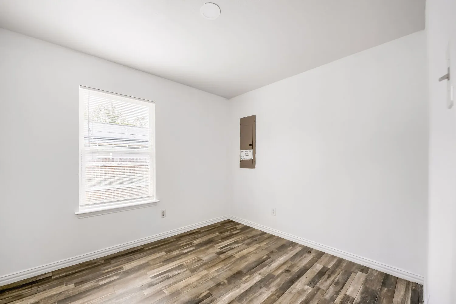 Single Family Residence For Sale in Tarrant County , 1216 E Powell Avenue, Fort Worth, Texas 76104, 3 Bedroom, 1 Bathroom, Garage spaces, 748 Sqft, built in 2019, mls#21369237, Real Estate Agent in Fort Worth, Homes For Sale in Tarrant county, Homes For Sale in Fort Worth, Realtor in Fort Worth Texas, Real Estate Brokerage Independent Realty Texas, Luminita Cordes Realtor