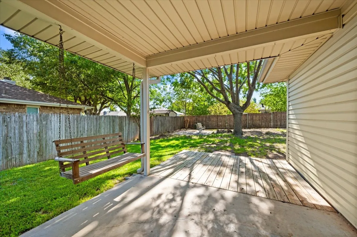Single Family Residence For Sale in Tarrant County , 424 Grand Meadow Drive, Fort Worth, Texas 76108, 3 Bedroom, 2 Bathroom, 2 Garage spaces, 1,359 Sqft, built in 1985, mls#21369144, Real Estate Agent in Fort Worth, Homes For Sale in Tarrant county, Homes For Sale in Fort Worth, Realtor in Fort Worth Texas, Real Estate Brokerage Independent Realty Texas, Luminita Cordes Realtor
