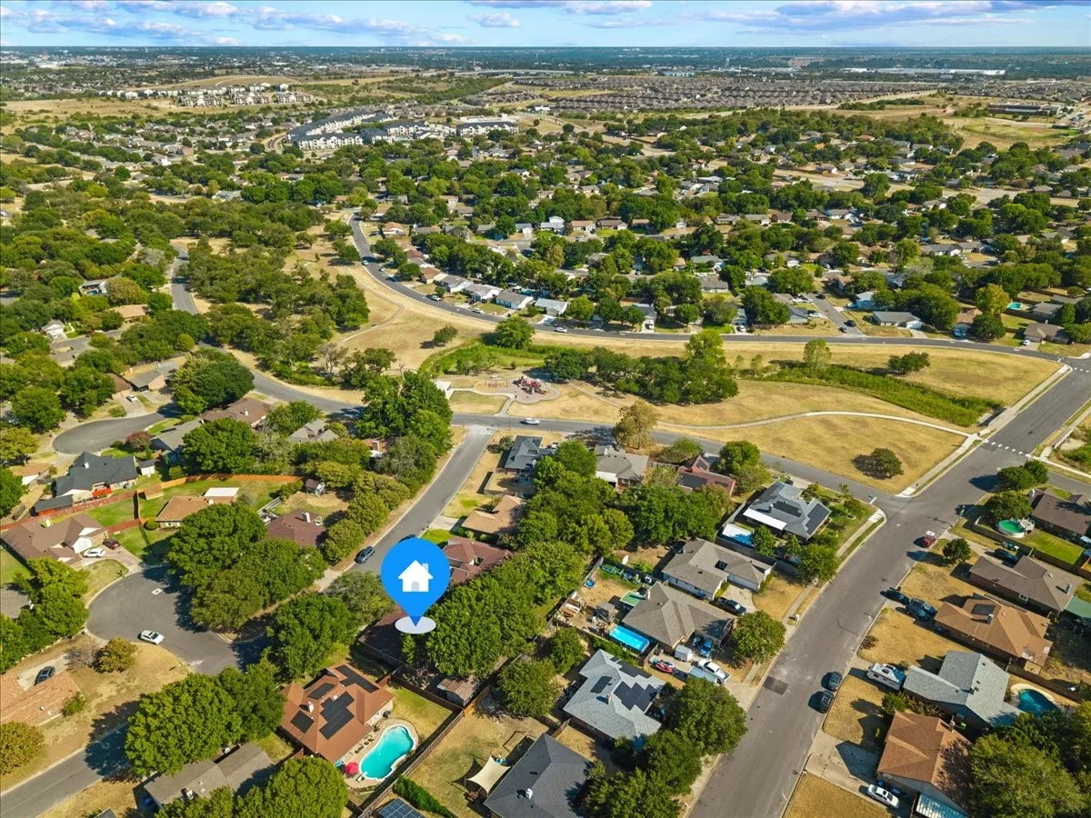 Single Family Residence For Sale in Tarrant County , 424 Grand Meadow Drive, Fort Worth, Texas 76108, 3 Bedroom, 2 Bathroom, 2 Garage spaces, 1,359 Sqft, built in 1985, mls#21369144, Real Estate Agent in Fort Worth, Homes For Sale in Tarrant county, Homes For Sale in Fort Worth, Realtor in Fort Worth Texas, Real Estate Brokerage Independent Realty Texas, Luminita Cordes Realtor
