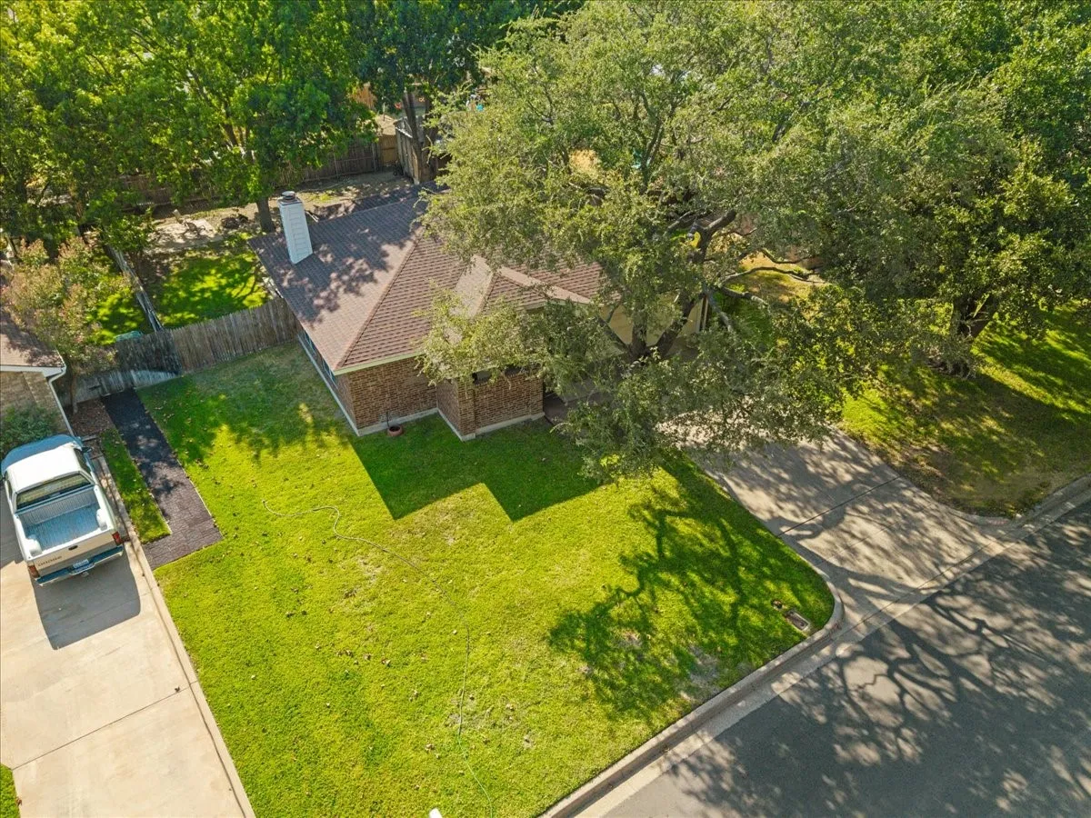 Single Family Residence For Sale in Tarrant County , 424 Grand Meadow Drive, Fort Worth, Texas 76108, 3 Bedroom, 2 Bathroom, 2 Garage spaces, 1,359 Sqft, built in 1985, mls#21369144, Real Estate Agent in Fort Worth, Homes For Sale in Tarrant county, Homes For Sale in Fort Worth, Realtor in Fort Worth Texas, Real Estate Brokerage Independent Realty Texas, Luminita Cordes Realtor