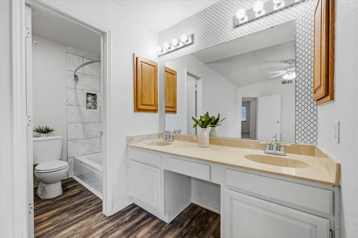 Single Family Residence For Sale in Tarrant County , 424 Grand Meadow Drive, Fort Worth, Texas 76108, 3 Bedroom, 2 Bathroom, 2 Garage spaces, 1,359 Sqft, built in 1985, mls#21369144, Real Estate Agent in Fort Worth, Homes For Sale in Tarrant county, Homes For Sale in Fort Worth, Realtor in Fort Worth Texas, Real Estate Brokerage Independent Realty Texas, Luminita Cordes Realtor
