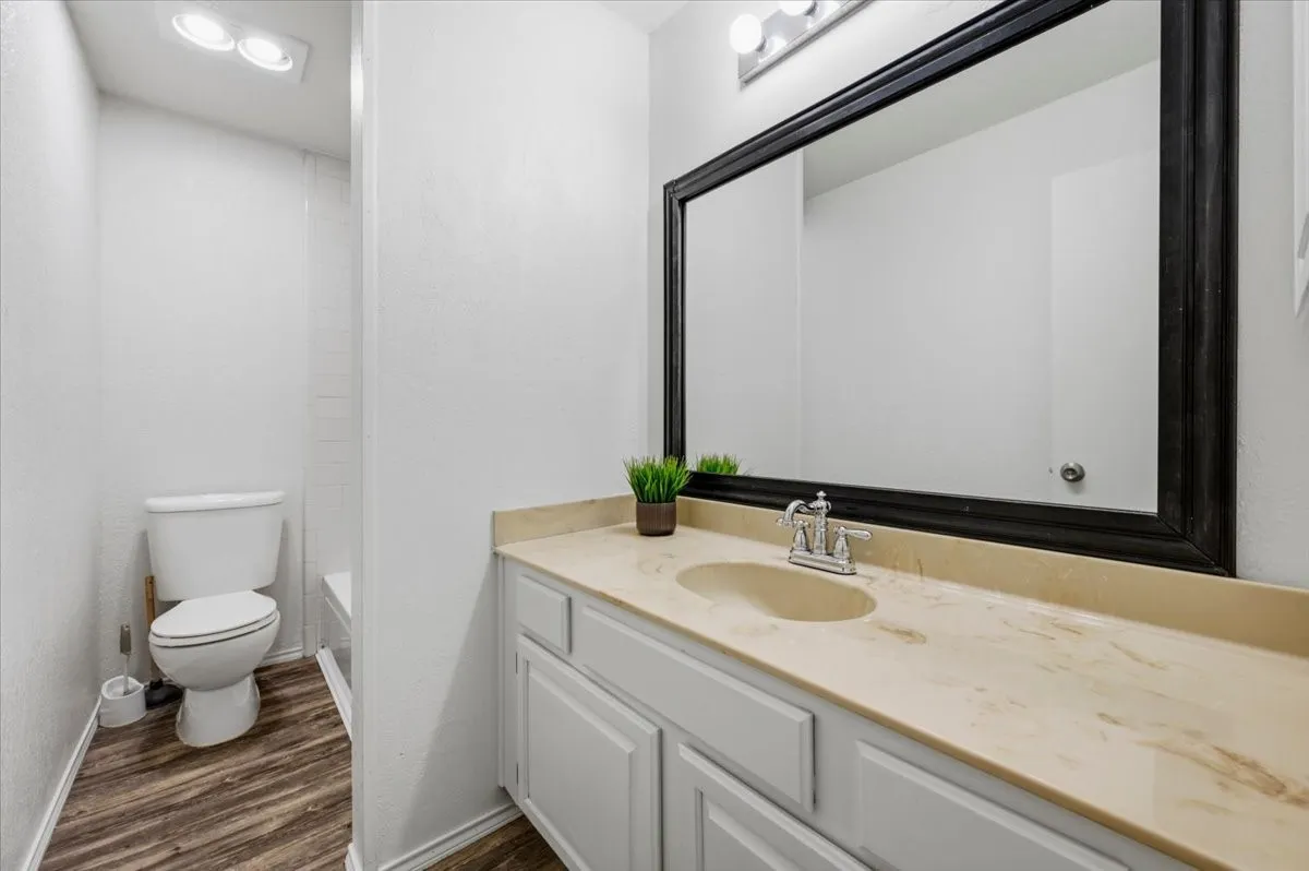 Single Family Residence For Sale in Tarrant County , 424 Grand Meadow Drive, Fort Worth, Texas 76108, 3 Bedroom, 2 Bathroom, 2 Garage spaces, 1,359 Sqft, built in 1985, mls#21369144, Real Estate Agent in Fort Worth, Homes For Sale in Tarrant county, Homes For Sale in Fort Worth, Realtor in Fort Worth Texas, Real Estate Brokerage Independent Realty Texas, Luminita Cordes Realtor