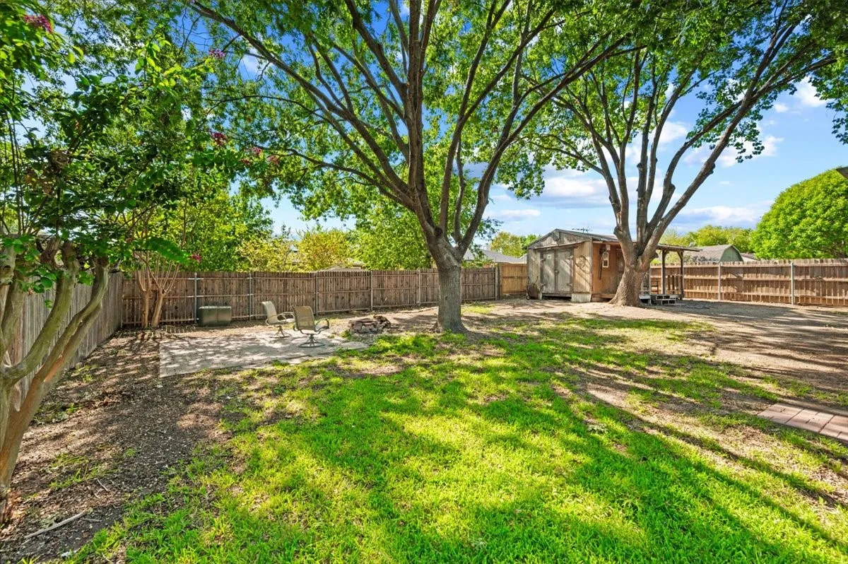 Single Family Residence For Sale in Tarrant County , 424 Grand Meadow Drive, Fort Worth, Texas 76108, 3 Bedroom, 2 Bathroom, 2 Garage spaces, 1,359 Sqft, built in 1985, mls#21369144, Real Estate Agent in Fort Worth, Homes For Sale in Tarrant county, Homes For Sale in Fort Worth, Realtor in Fort Worth Texas, Real Estate Brokerage Independent Realty Texas, Luminita Cordes Realtor
