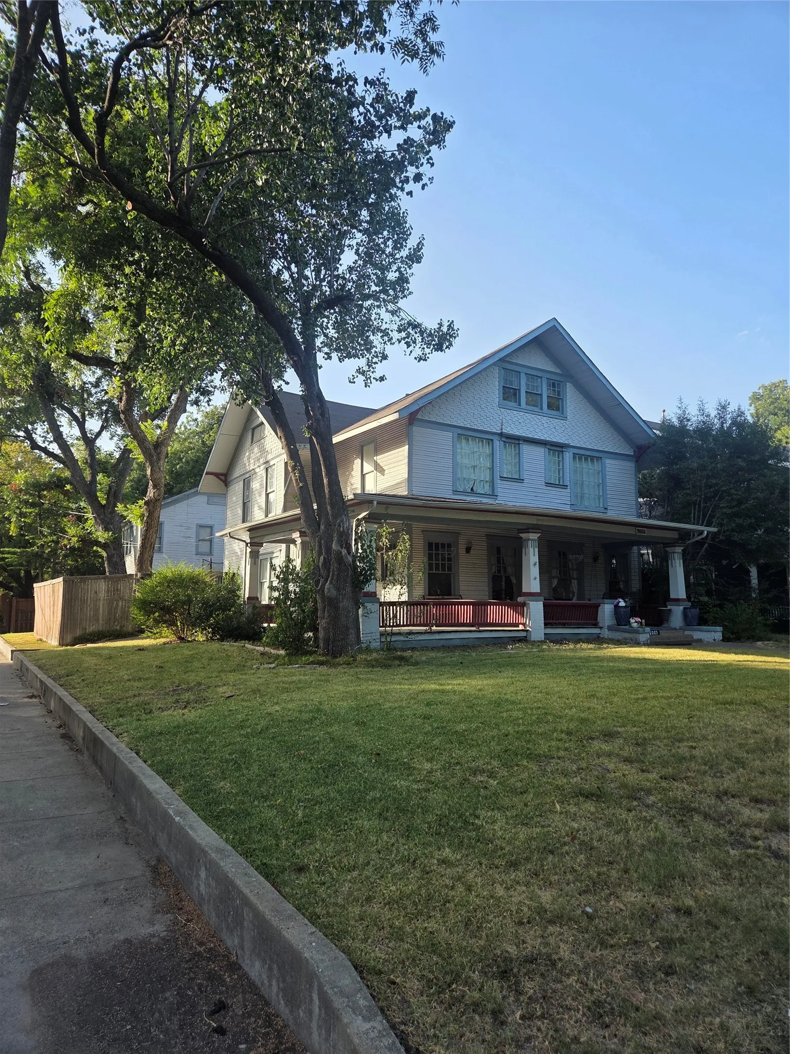 Single Family Residence For Sale in Dallas County , 5003 Victor Street, Dallas, Texas 75214, 4 Bedroom, 3 Bathroom, Garage spaces, 2,959 Sqft, built in 1916, mls#21368853, Real Estate Agent in Dallas, Homes For Sale in Dallas county, Homes For Sale in Dallas, Realtor in Dallas Texas, Real Estate Brokerage Independent Realty Texas, Luminita Cordes Realtor